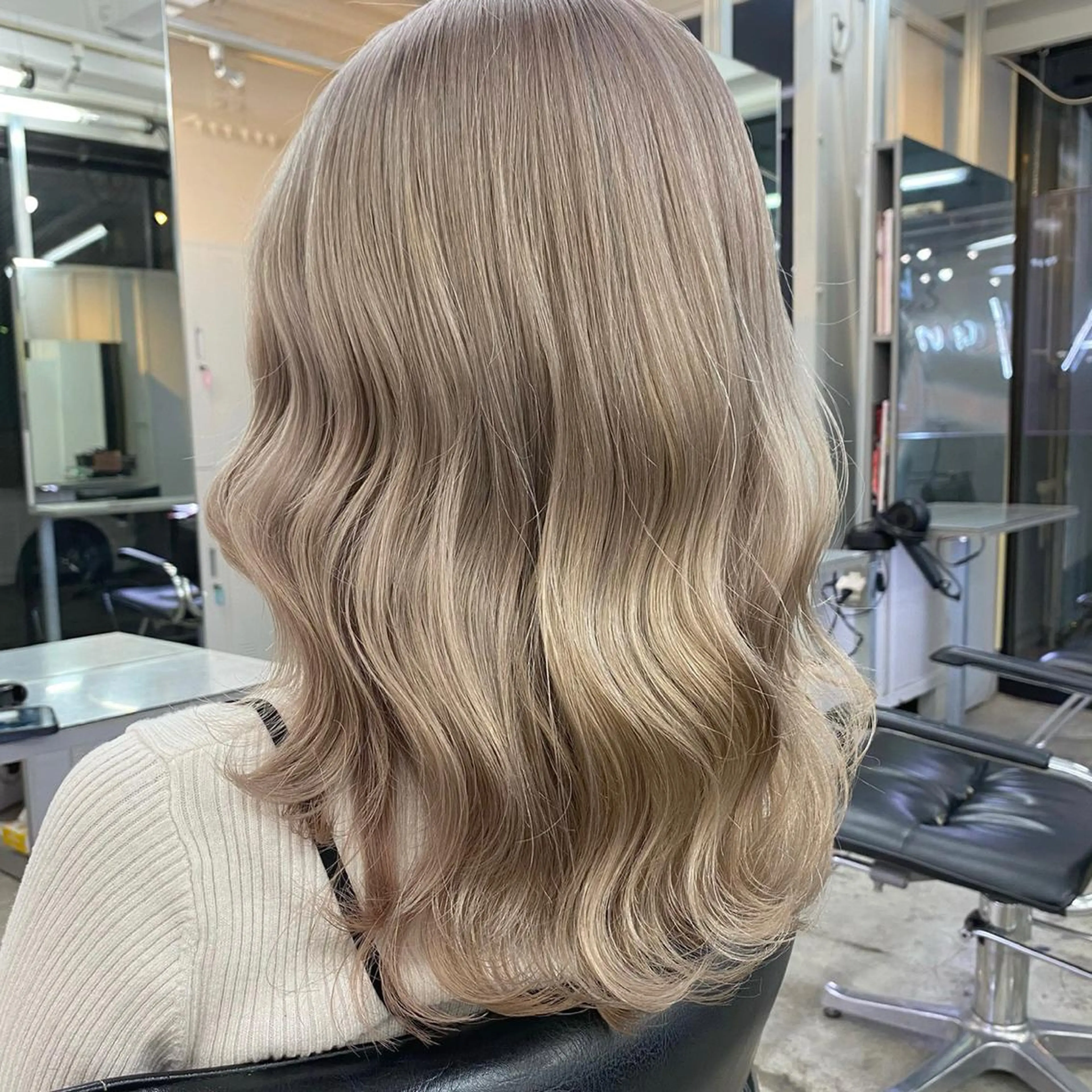 セミロング カラー ヘアアレンジ 🐺ウルフの神🐺 /カラー/けいすけのヘアスタイル