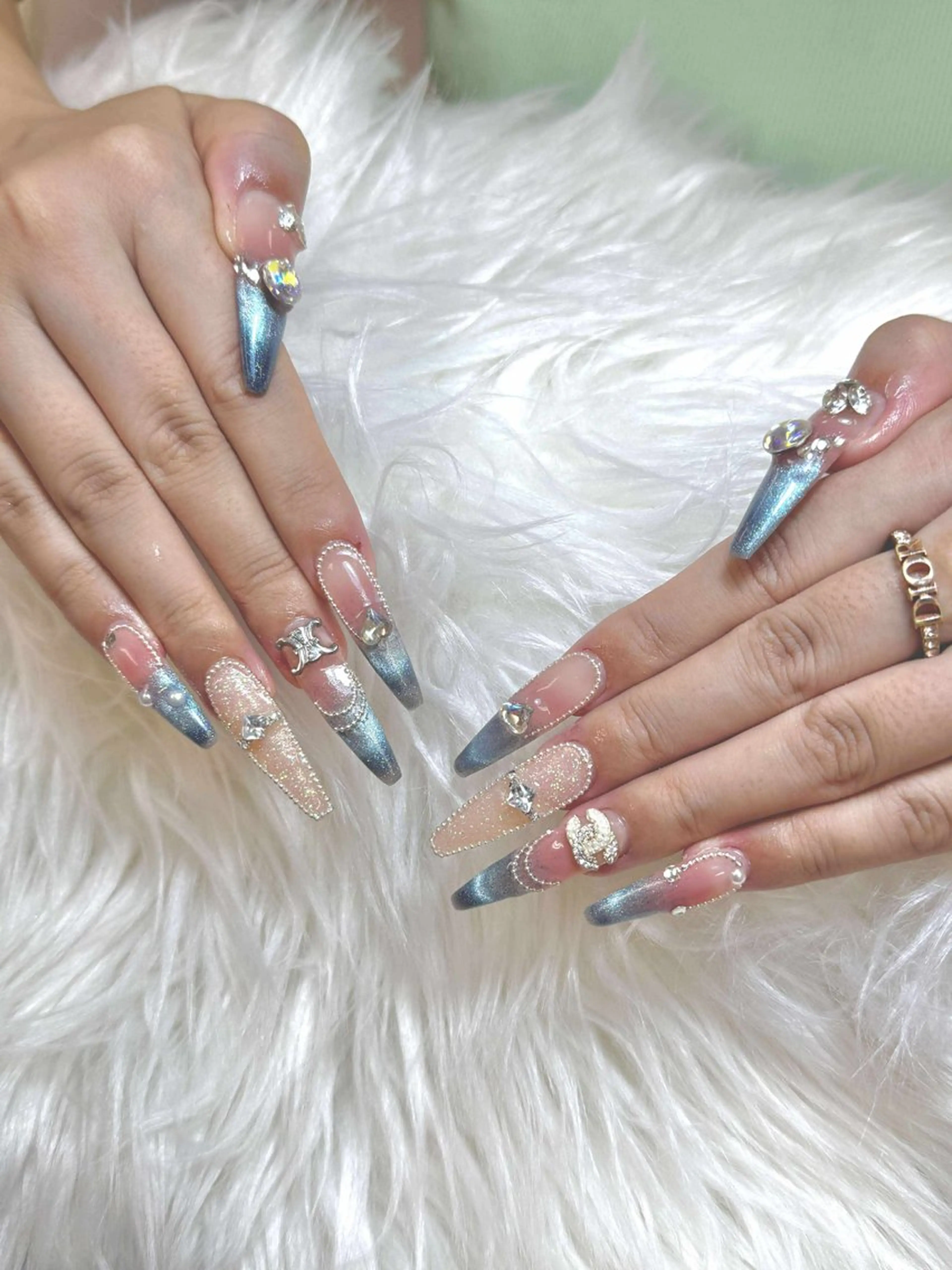 ネイル アートネイル オーロラネイル チークネイル 長さ出し フットネイル ハンドネイル ハンドケア Anh Nail 歌舞伎町のネイルデザイン