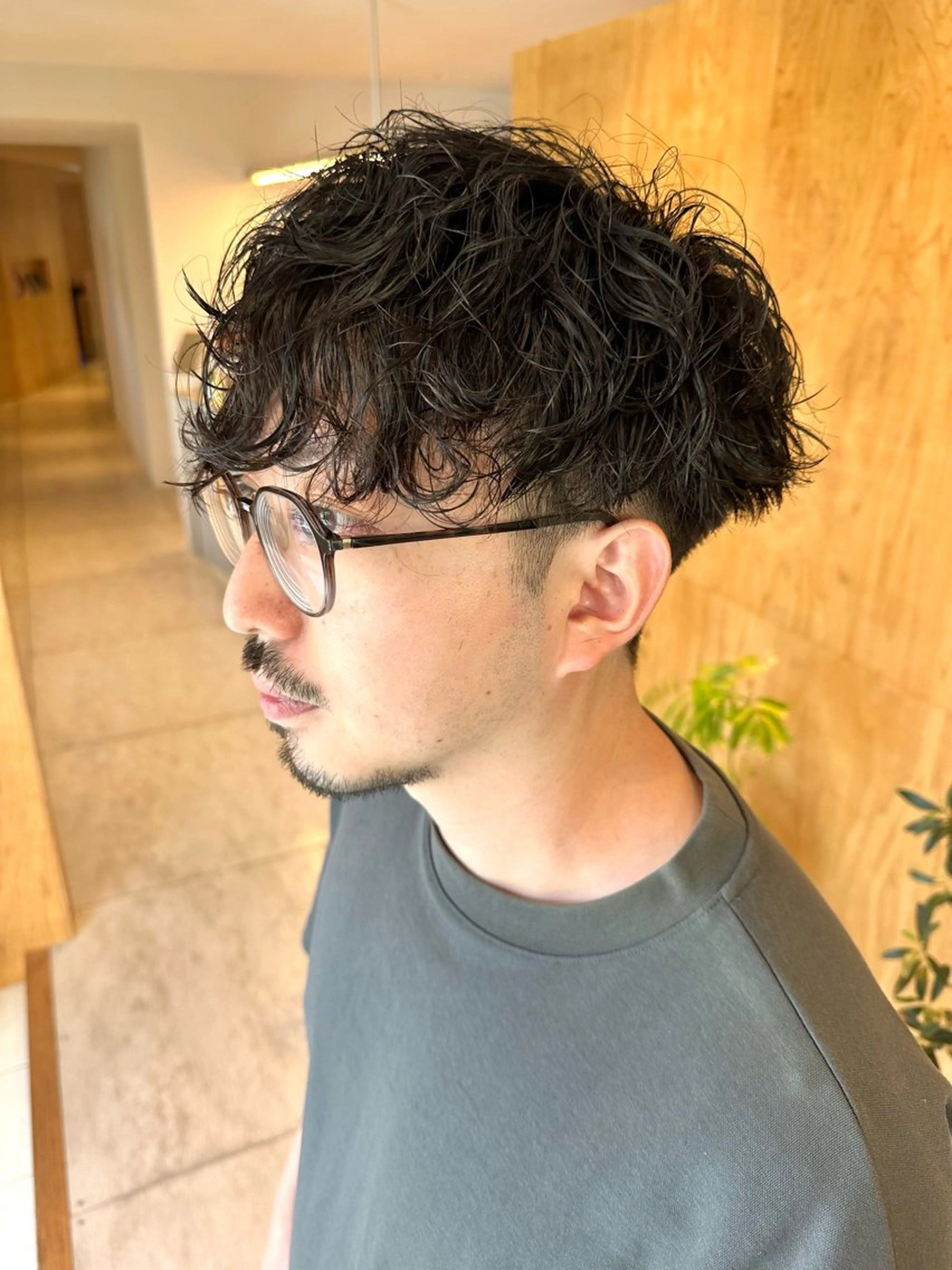ミディアム パーマ メンズ ミディアムパーマ メンズパーマ メンズパーマ達人/ フェード/イツキのヘアスタイル