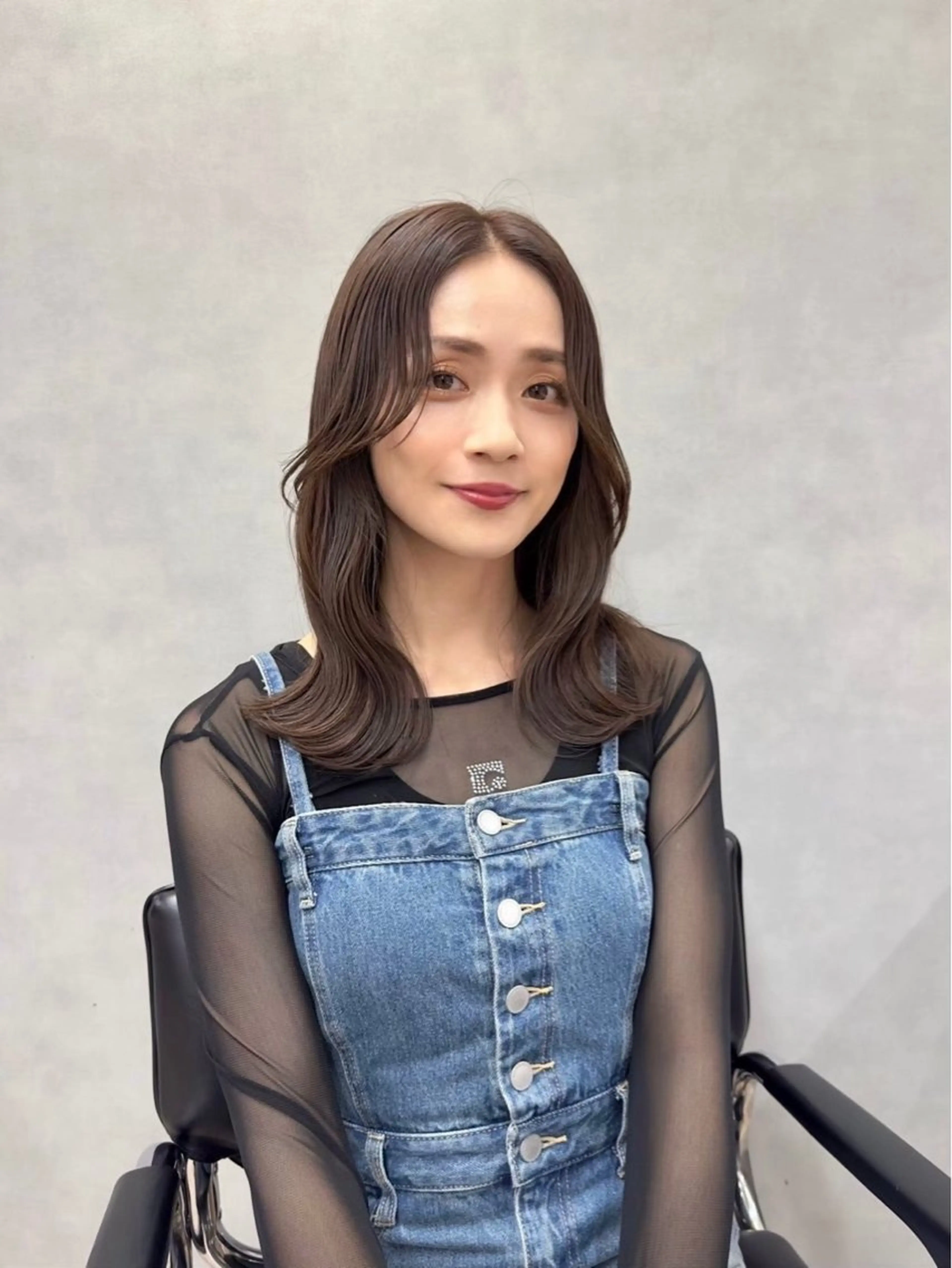 セミロング NOAHL所属・yuna スパ/カラーのヘアスタイル