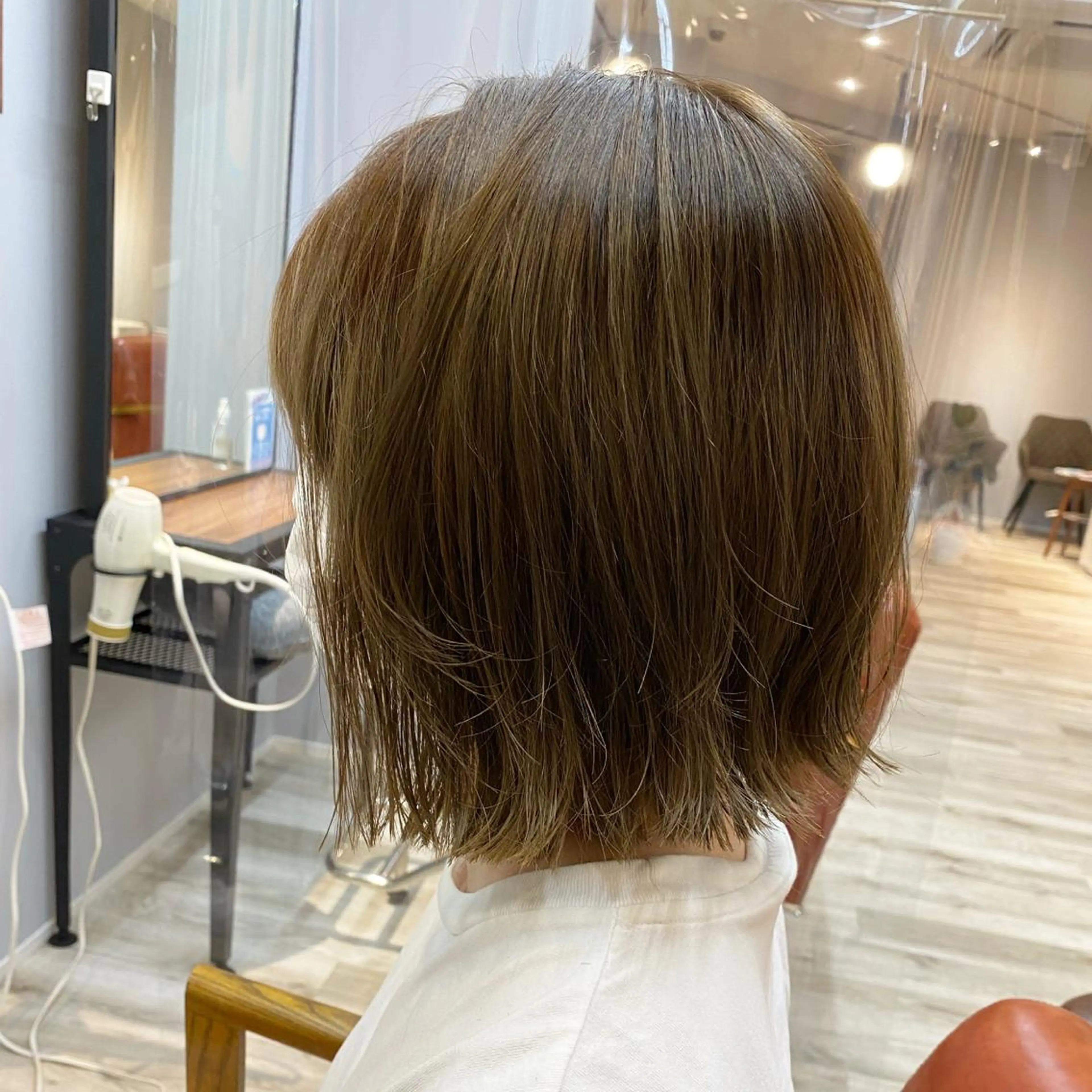 ミディアム カラー アッシュ ベージュカラー 透明感カラー✨ 酸性ストレート特化のヘアスタイル