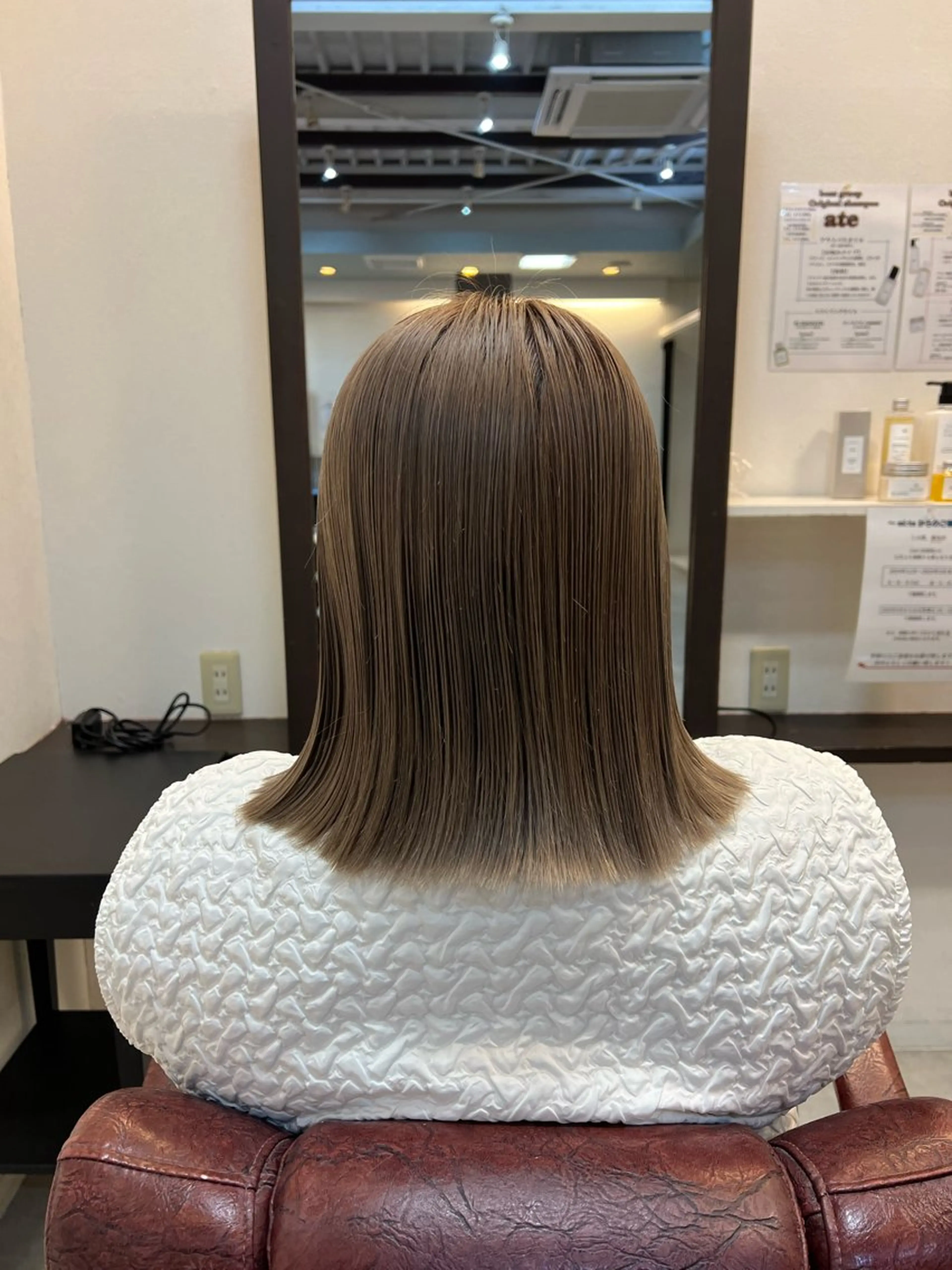 ミディアム カラー グレージュ ハイトーンカラー 吉岡 なみのヘアスタイル