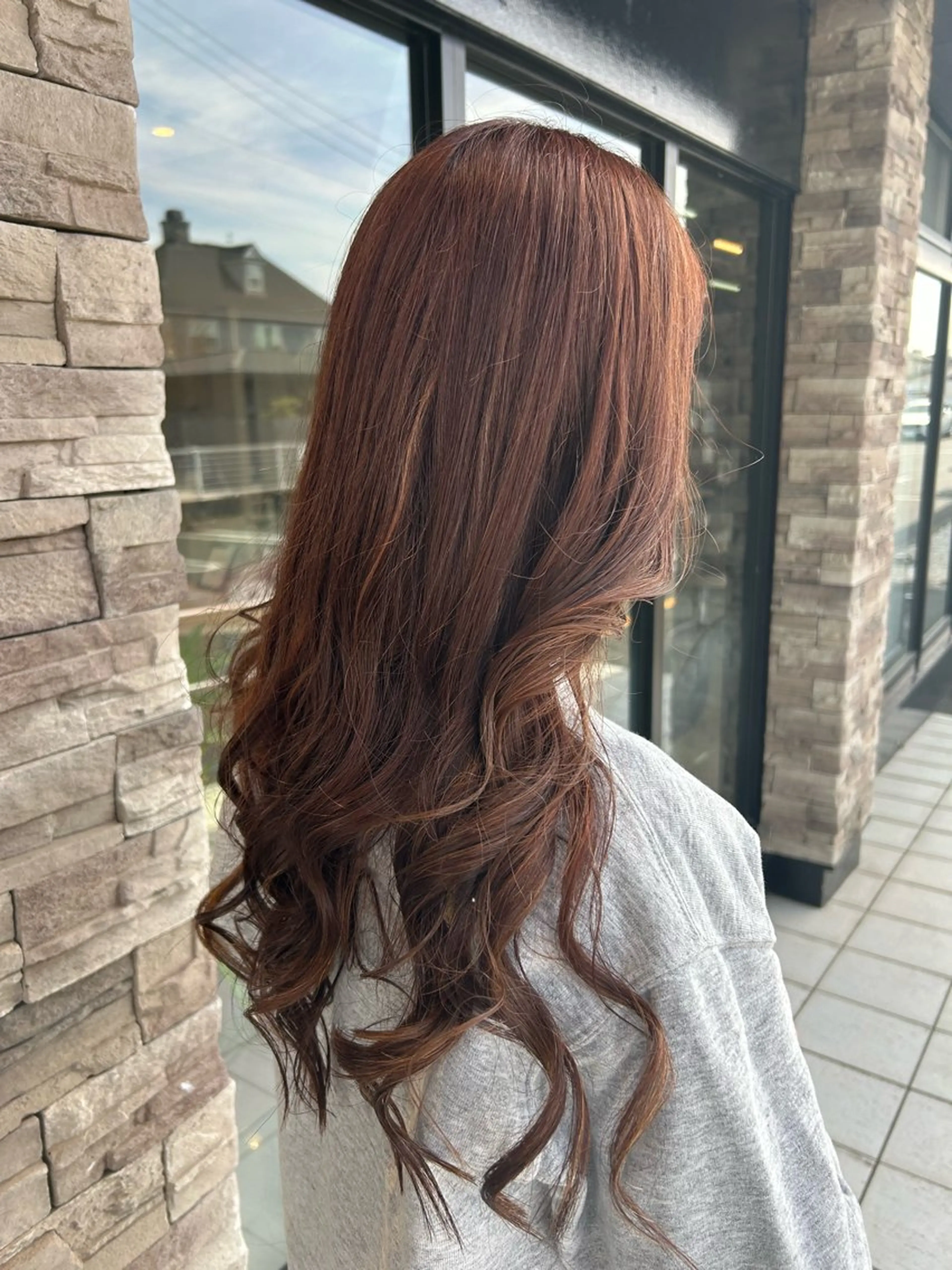 ロング ヘアカラー 小嶺 麗華のヘアスタイル