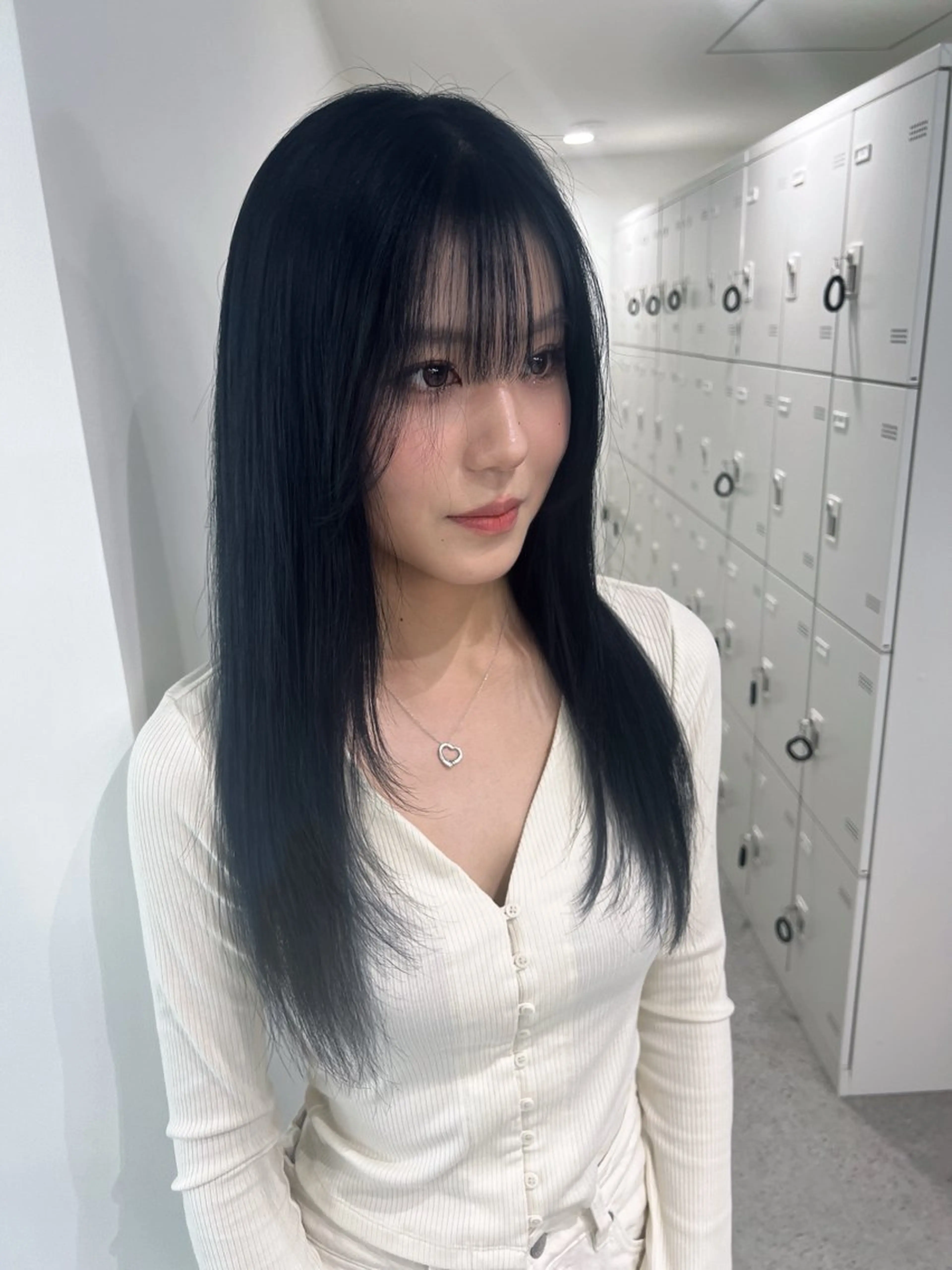 ロング カラー カット ヘアカラー トリートメント 暗髪🩶ラベンダー/ ブルー/ユウナ🤍のヘアスタイル