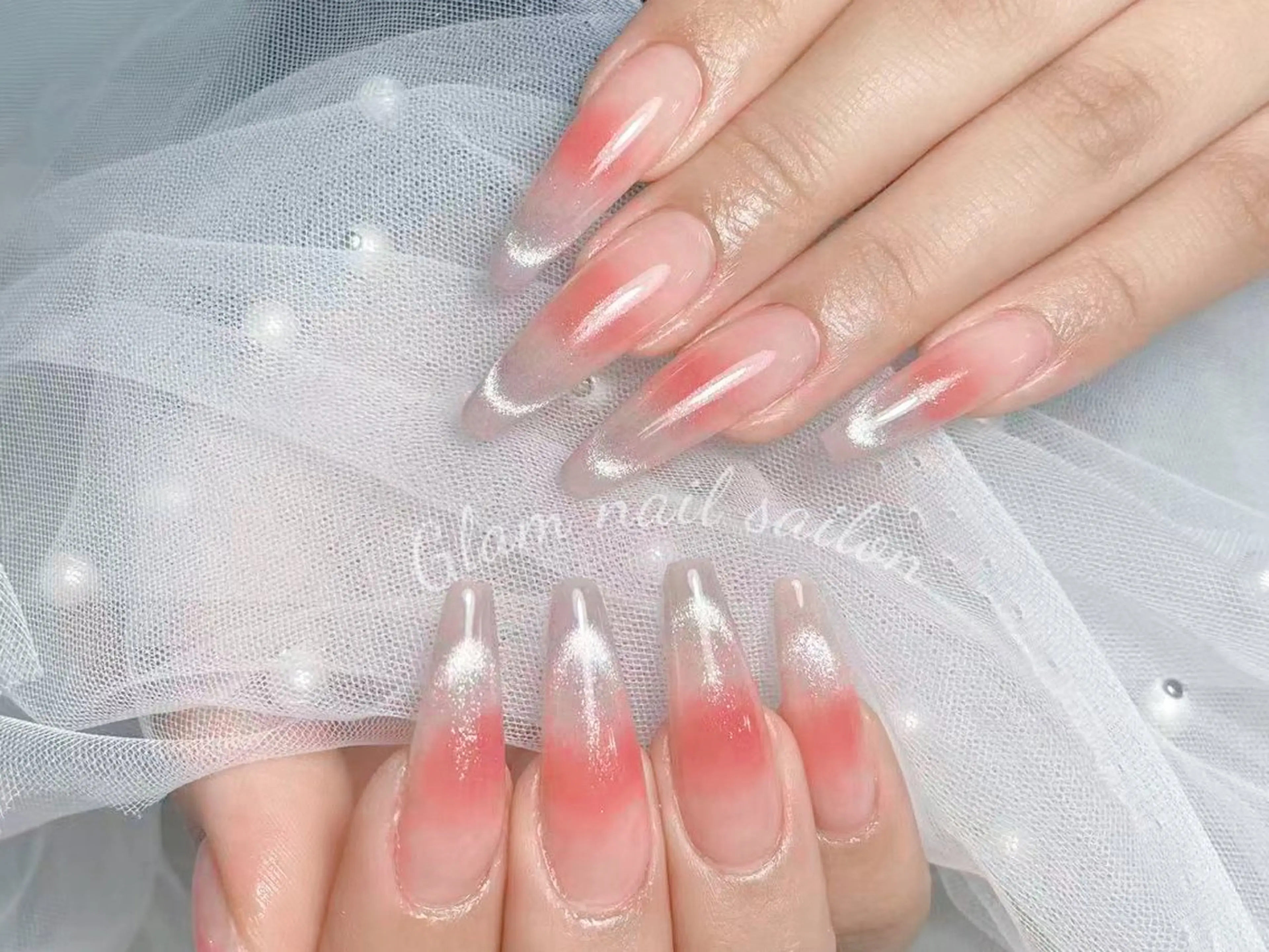 ネイル チークネイル フレンチネイル マグネットネイル マグネットフレンチ Glam nail salon 蒲田所属・蒲田西口徒歩3分えび ネイル研修中のネイルデザイン