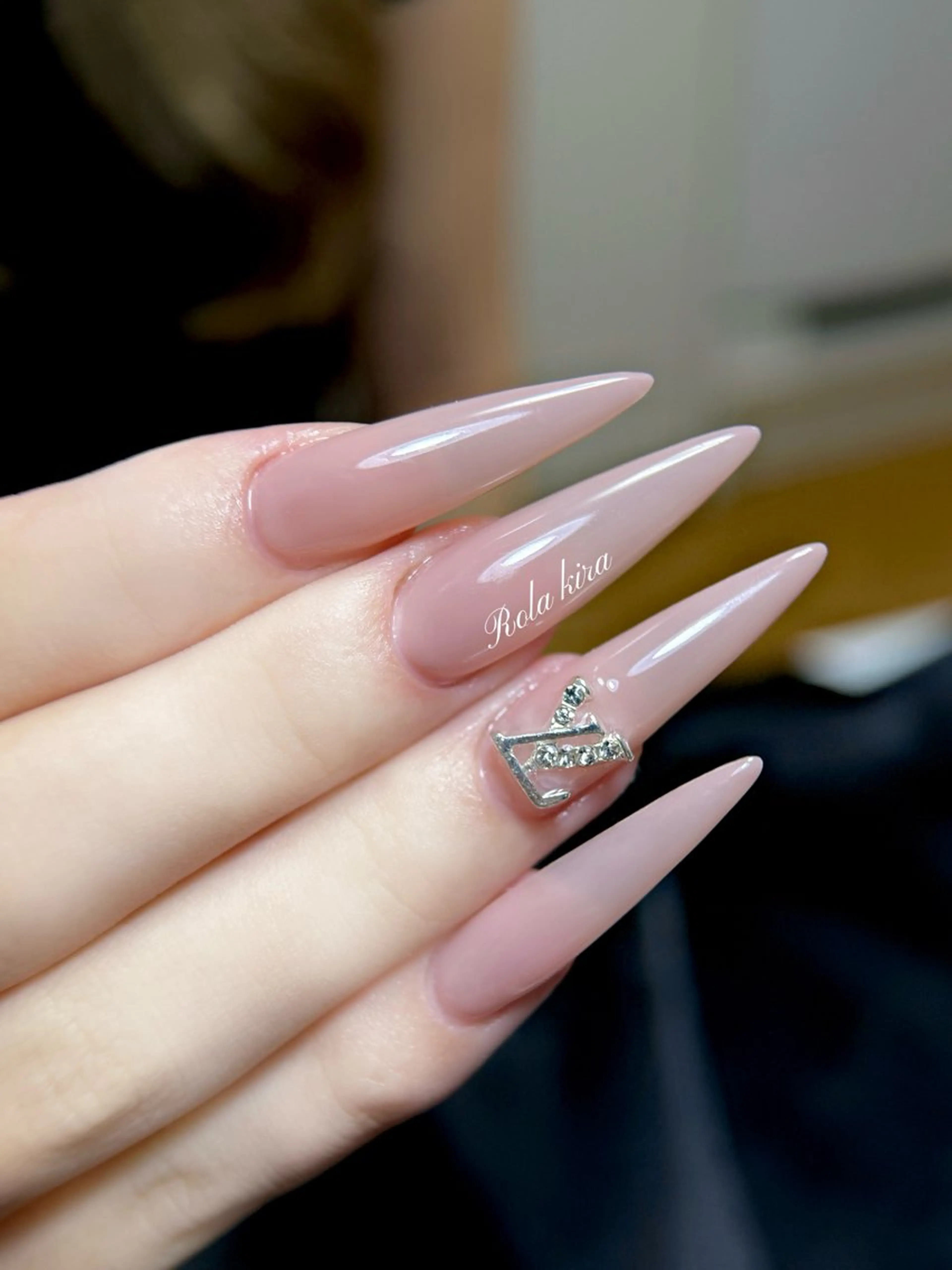 ロング ハンドネイル Rola kira nail salon所属・Rola kira 麗のネイルデザイン
