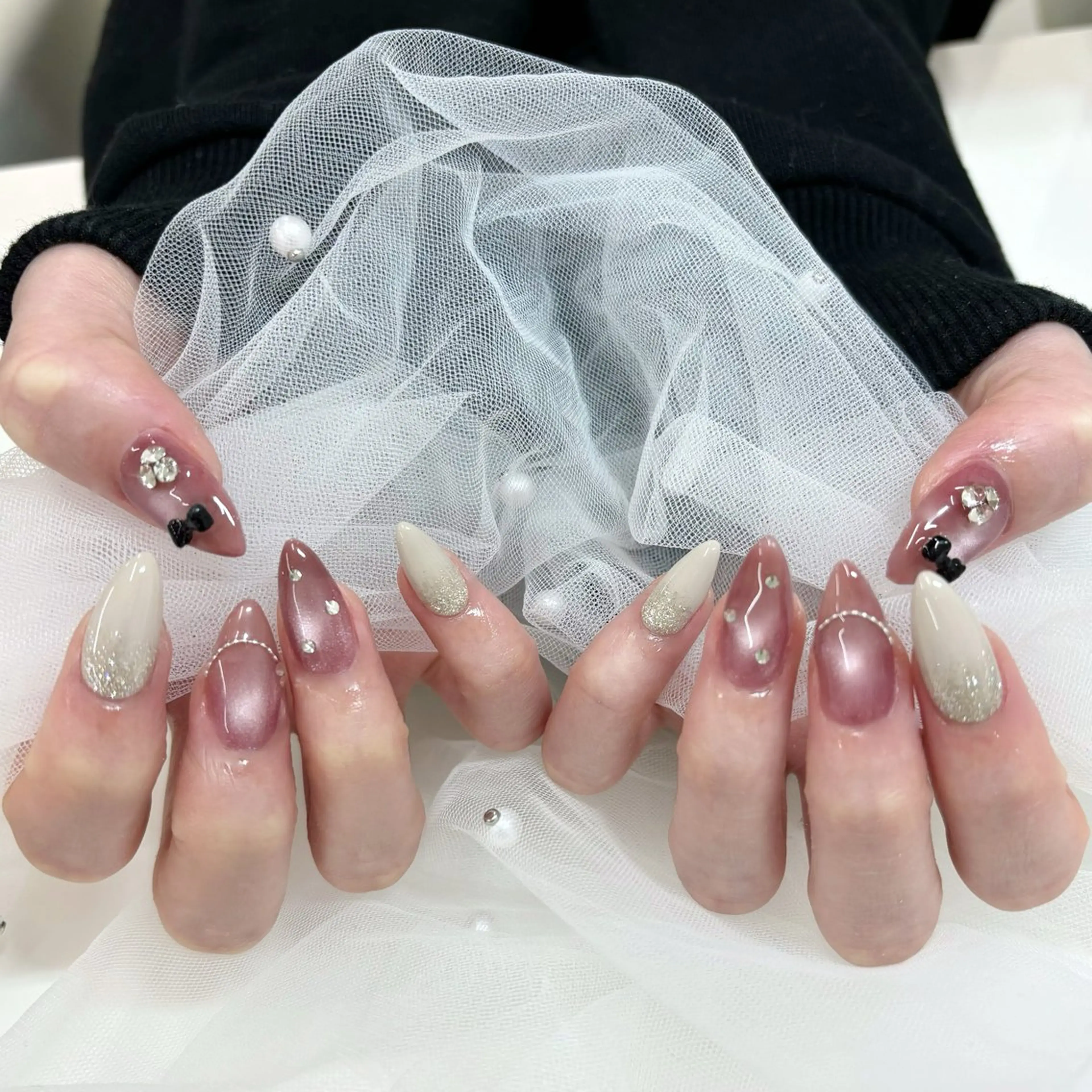 ネイル ハンドネイル 秋元 琴音のネイルデザイン