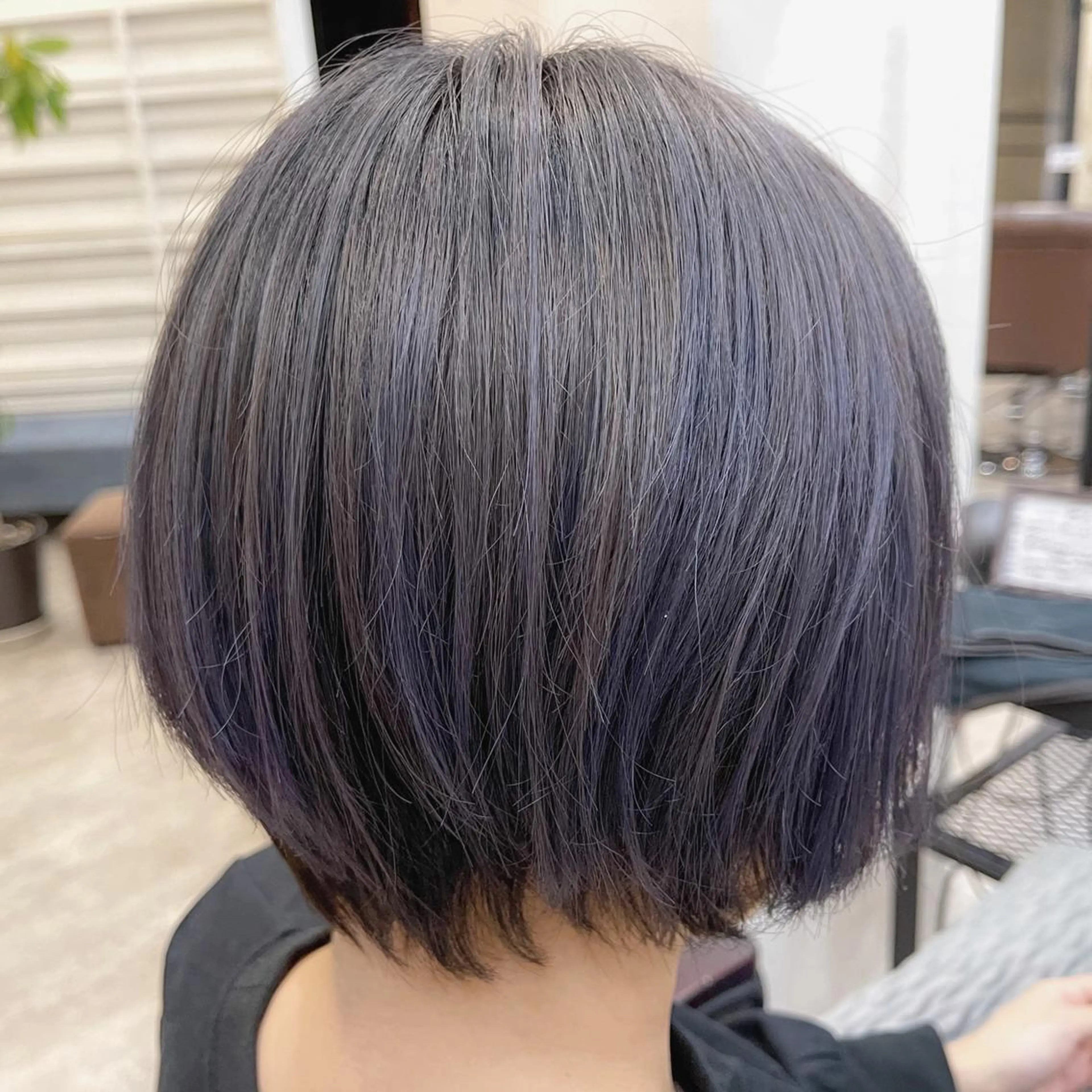 ショート カラー アッシュ ベージュカラー フォギーベージュ グレージュ オリーブベージュ カット ヘアカラー トリートメント N° emirai 溝の口のヘアスタイル