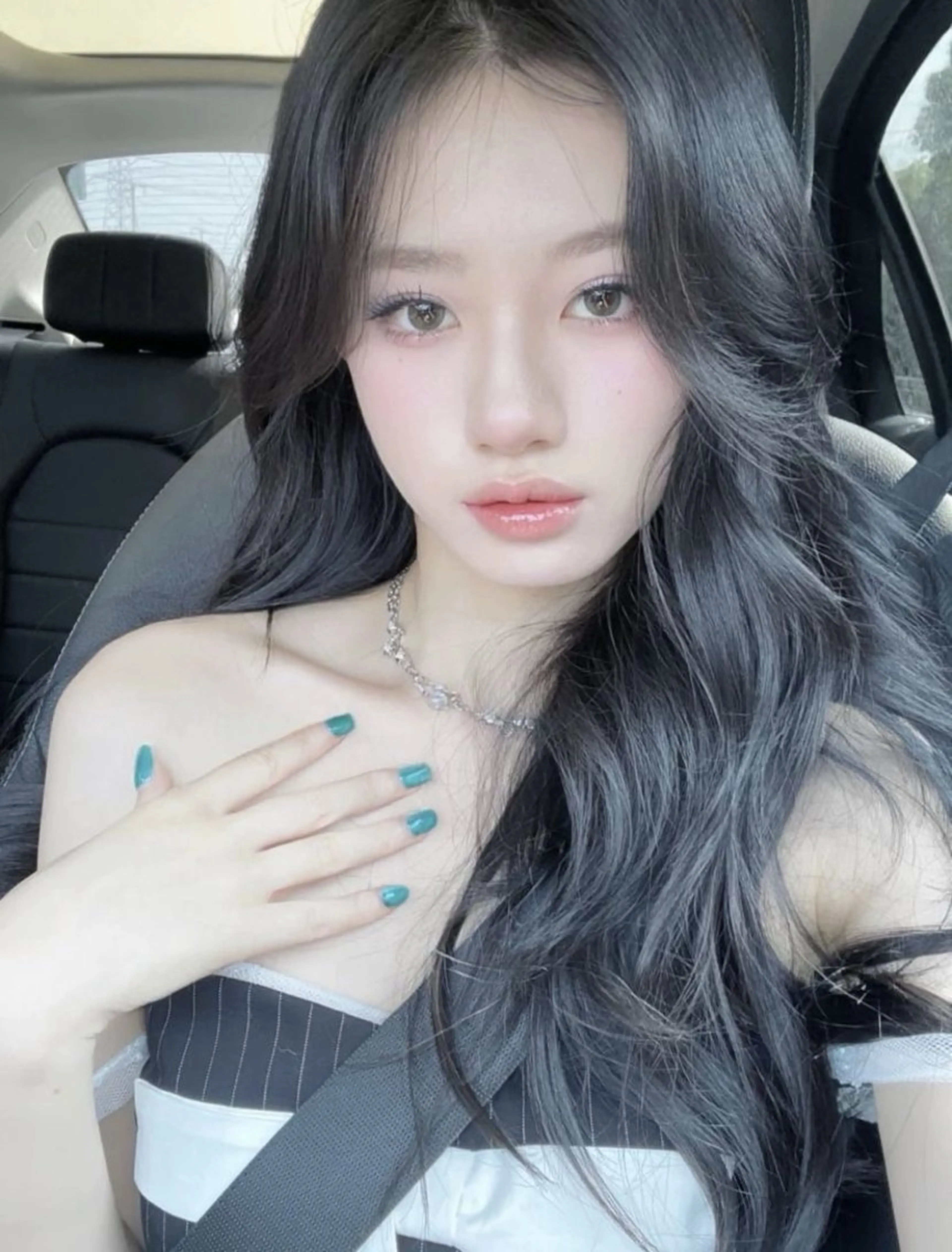 ロング カラー カット ヘアカラー 縮毛矯正 トリートメント 韓国風暗髪ヘア🤍 🫧MIREIのヘアスタイル