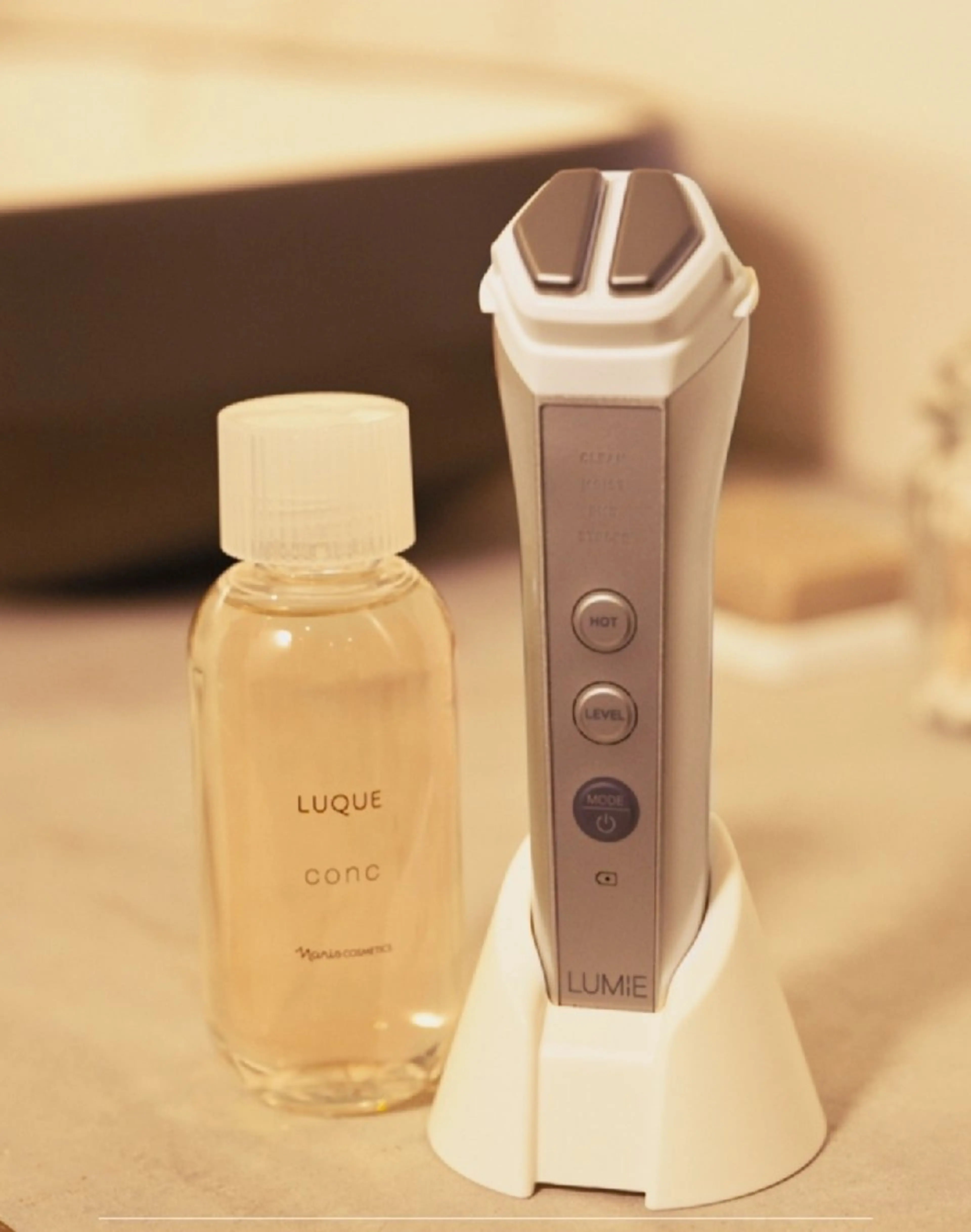 美白マスク♡EMSで小顔に!!の写真