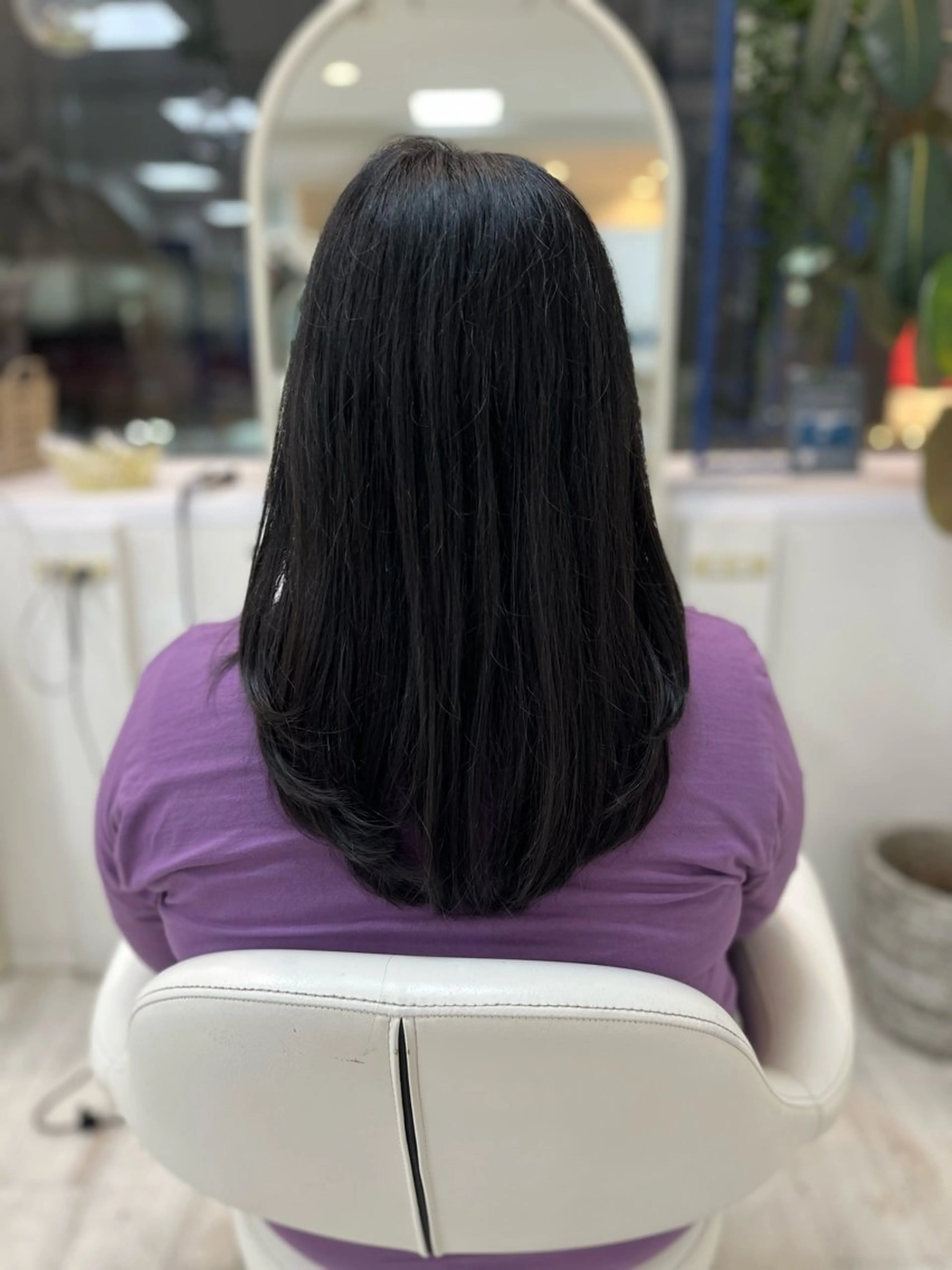 セミロング 岡崎 嶺のヘアスタイル