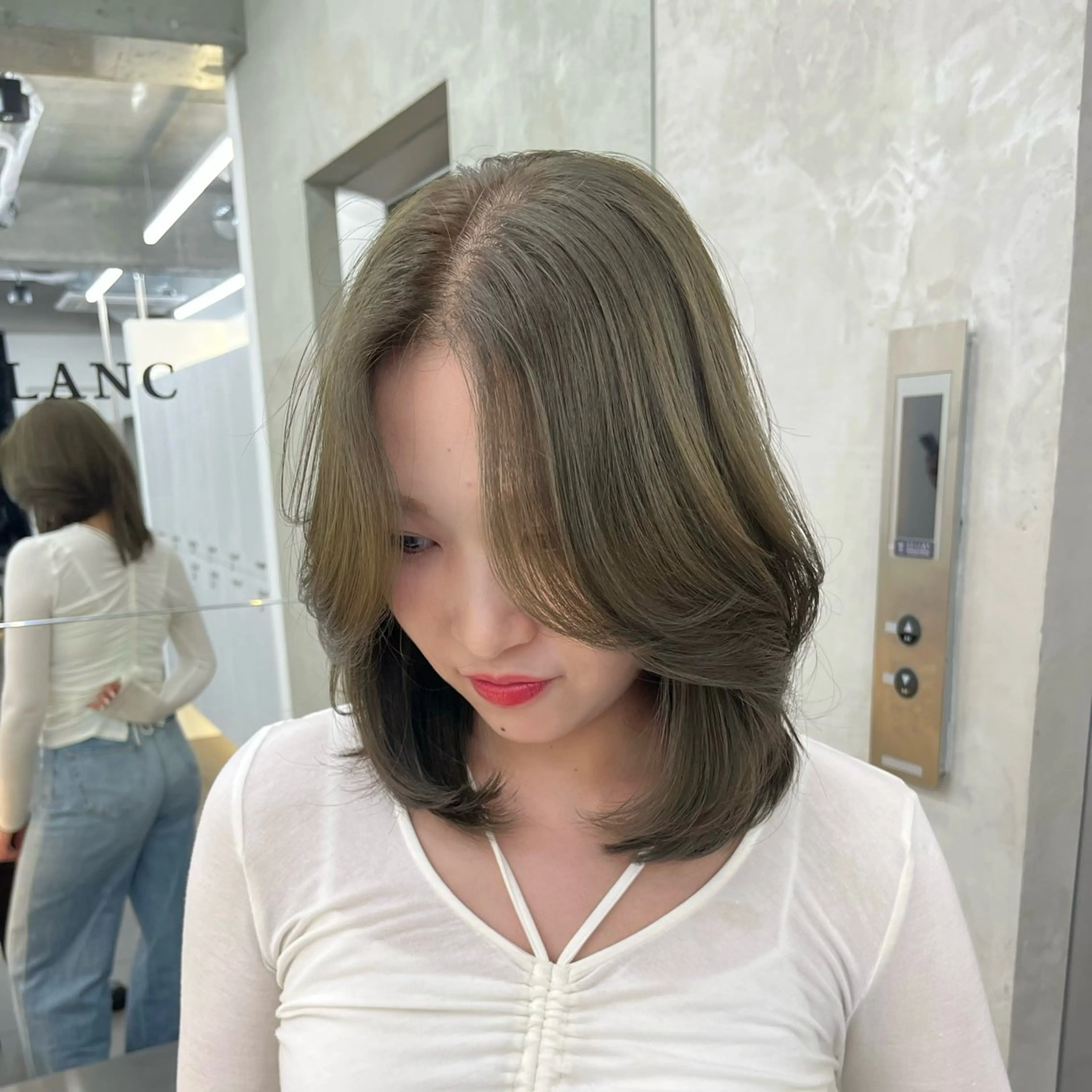 カラー ヘアカラー くすみカラー/縮毛 ayukaのヘアスタイル