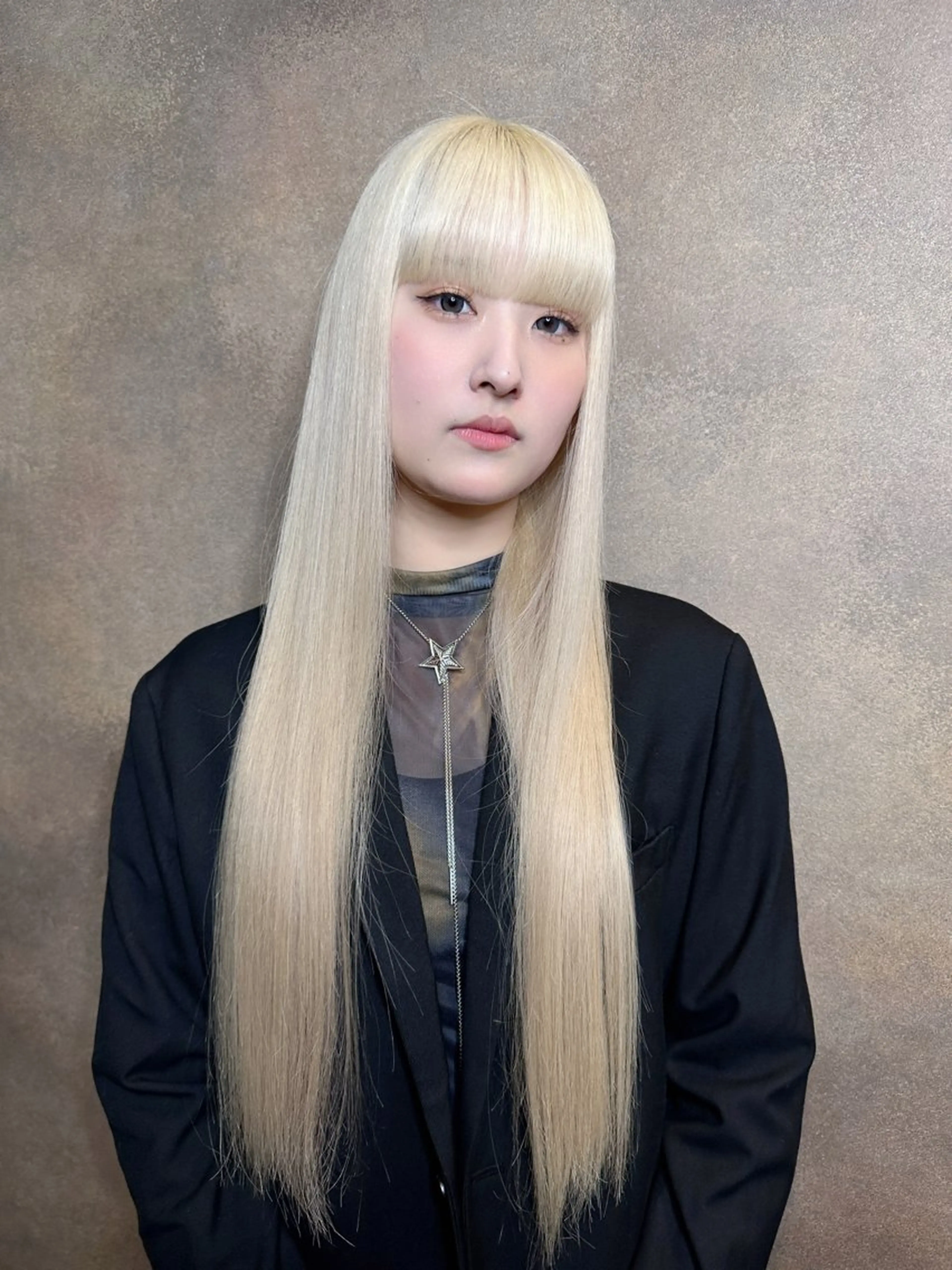 ロング カラー ブリーチ ケアブリーチ FBeauty 青山店所属・パーマ特化美容師 表参道のヘアスタイル