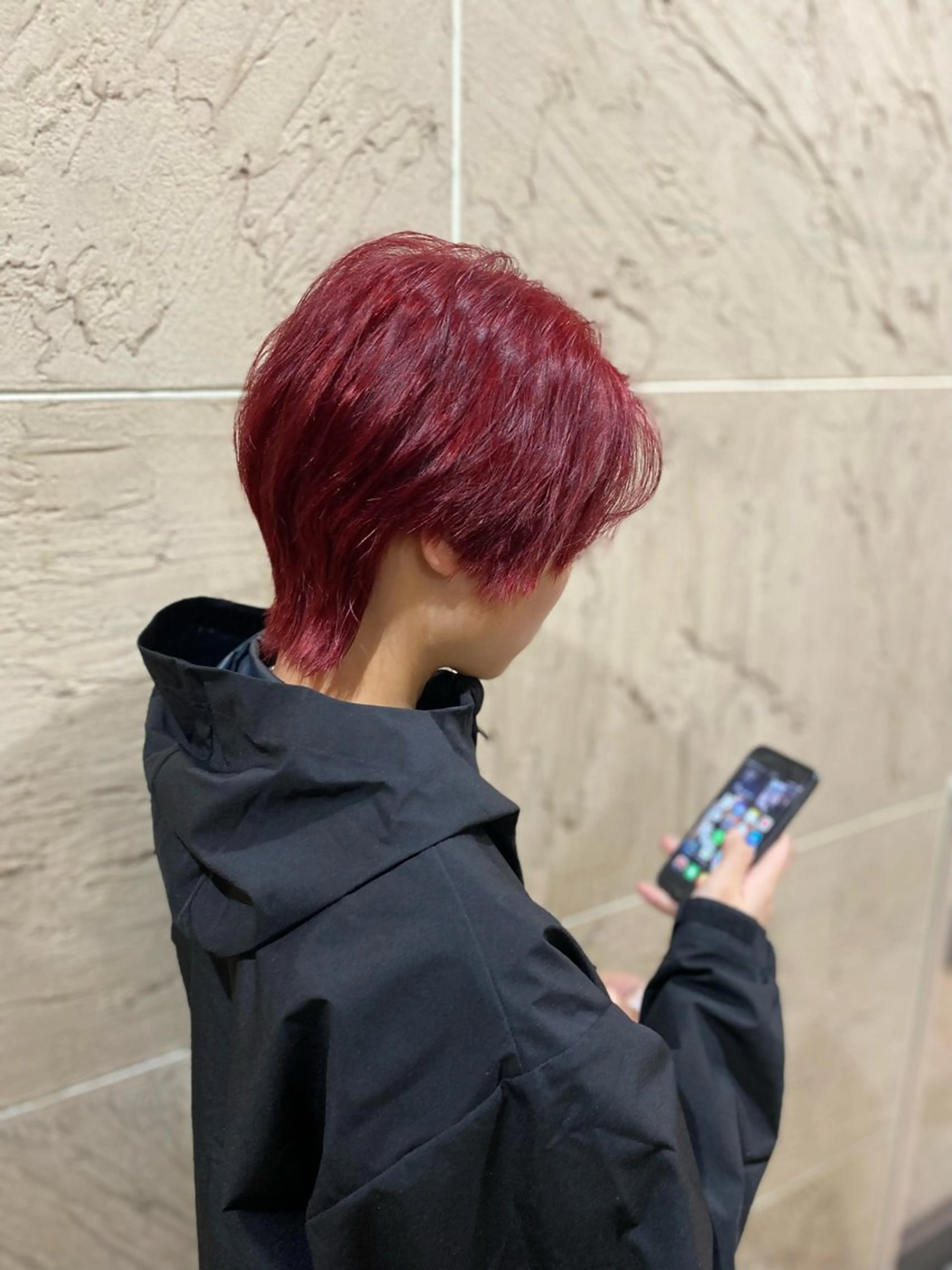 ショート カラー ブリーチ レッドカラー 伊藤 裕也のヘアスタイル