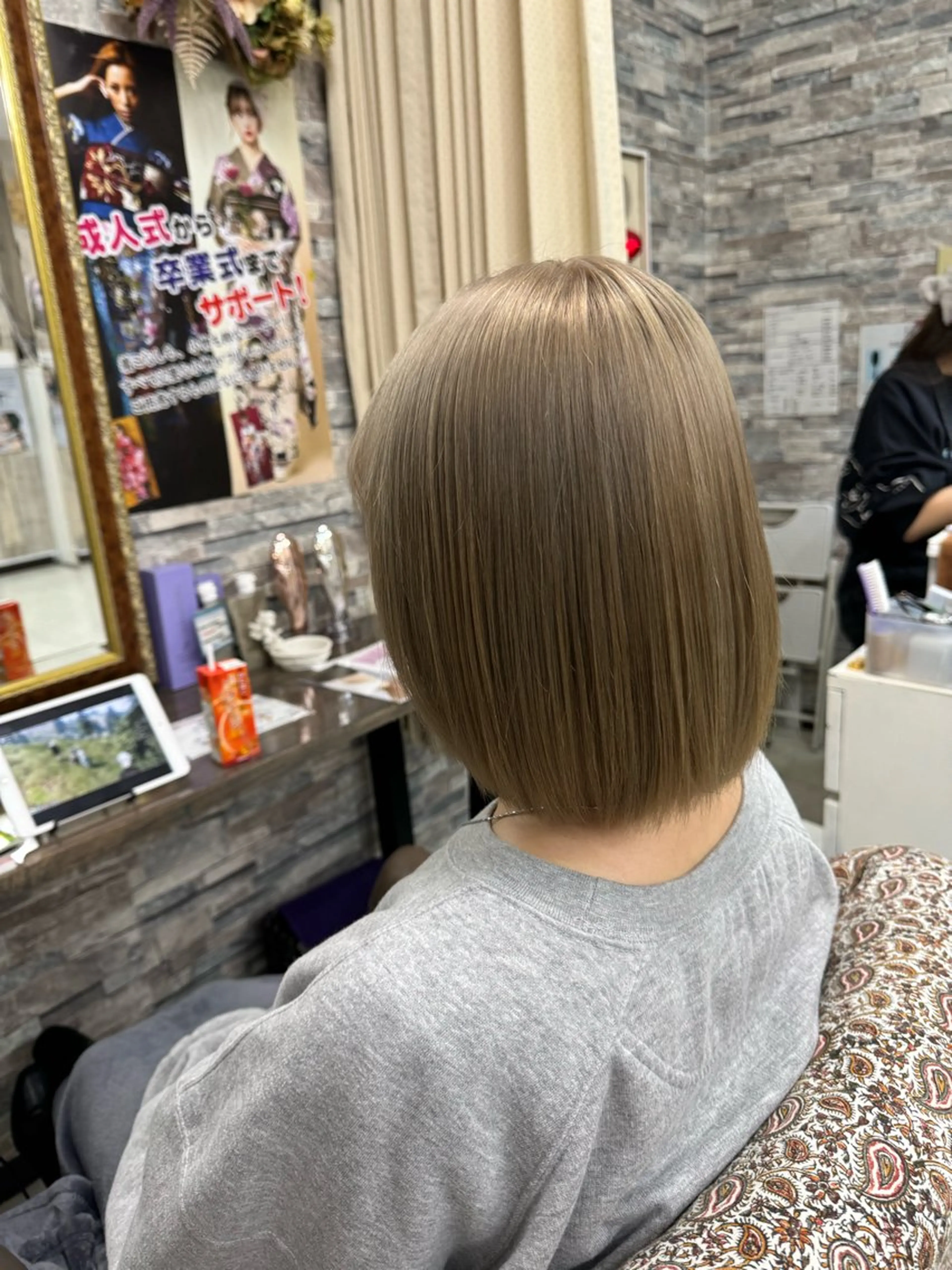 ショート 土屋朱理/ ハイトーンカラーのヘアスタイル