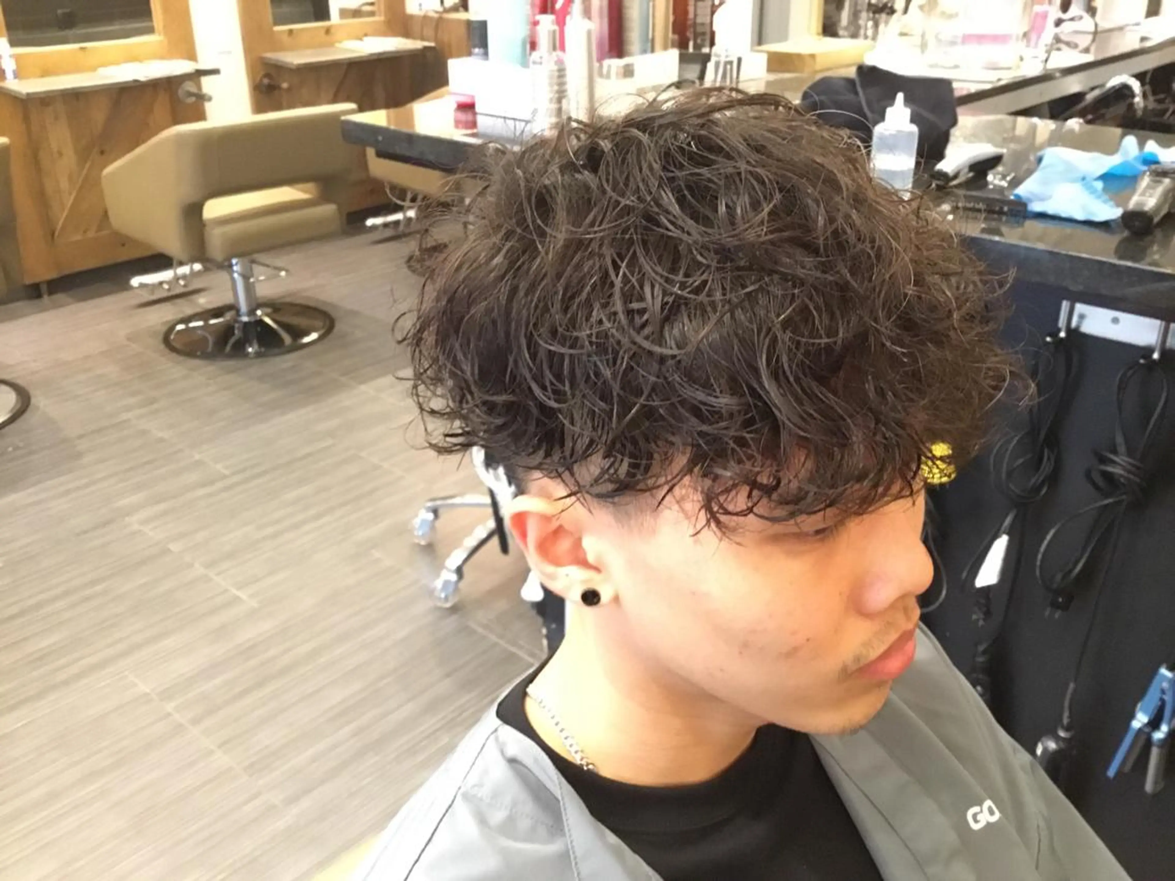 ショート パーマ メンズ カット パーマ トリートメント ヘアセット ☘️ブリーチ/ハイト ーン/レイヤー/のヘアスタイル