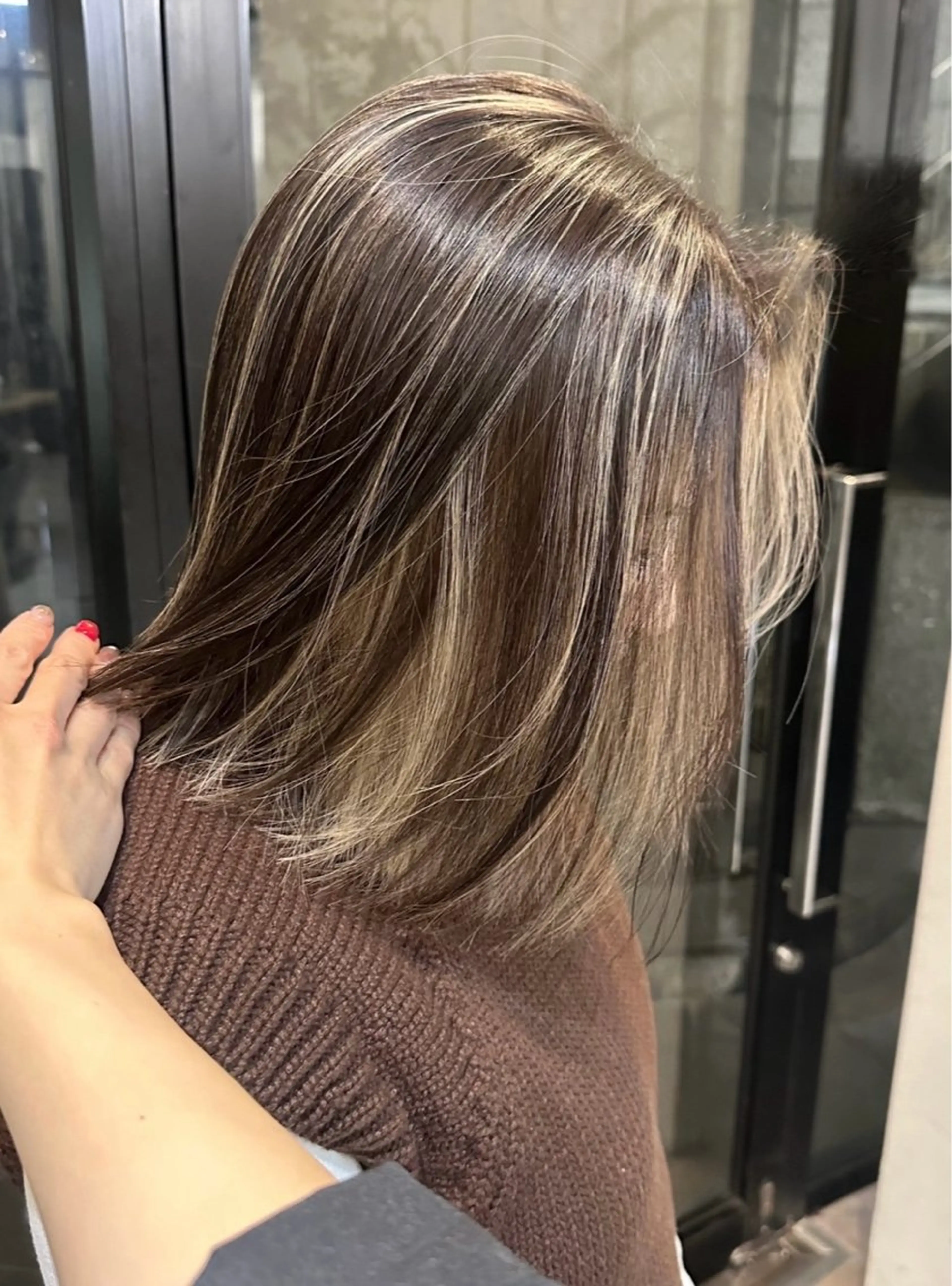 ミディアム カラー ブリーチ ハイライトカラー ハイライト トリートメント ヘアカラー 森本 笑のヘアスタイル