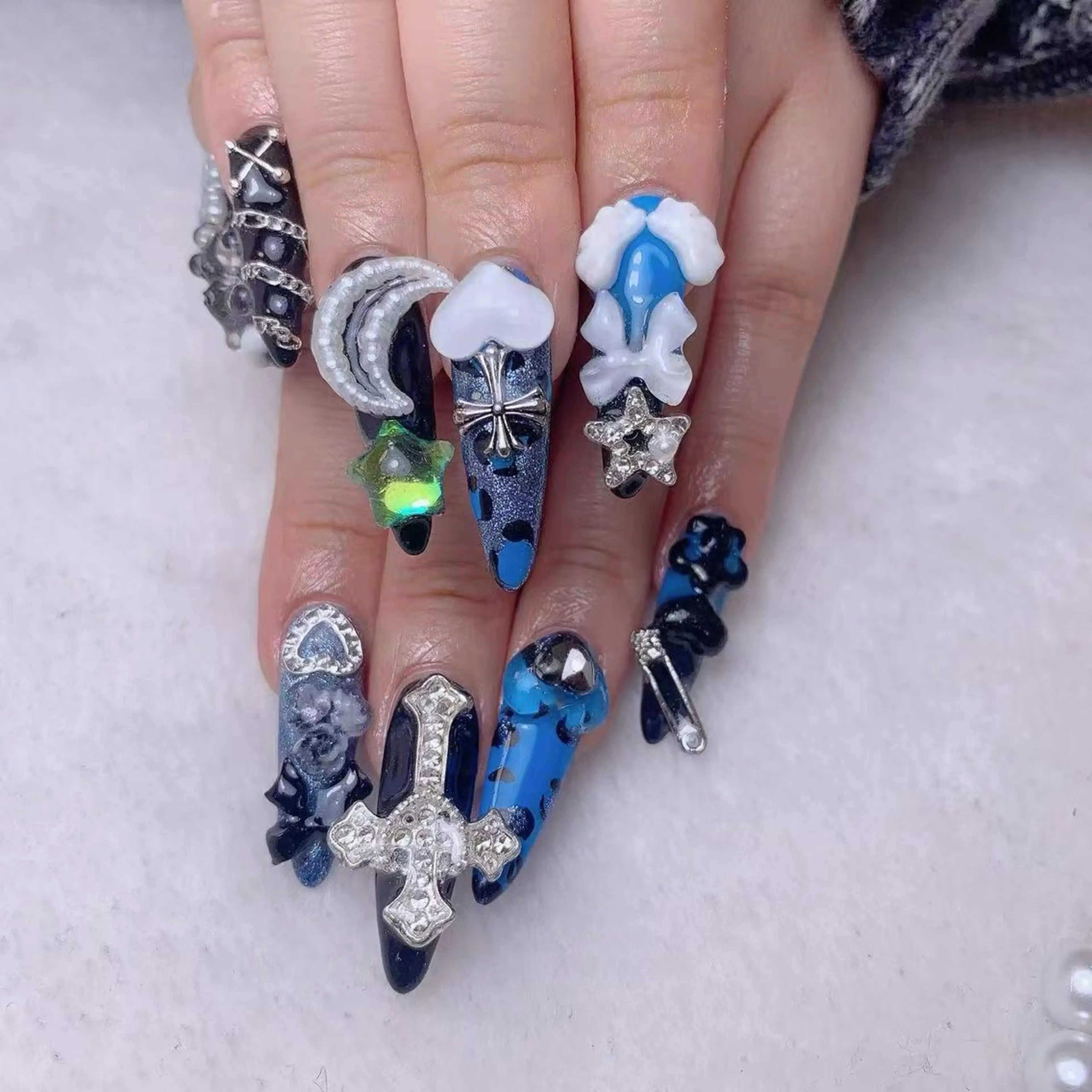 ネイル チョウ チョウのネイルデザイン