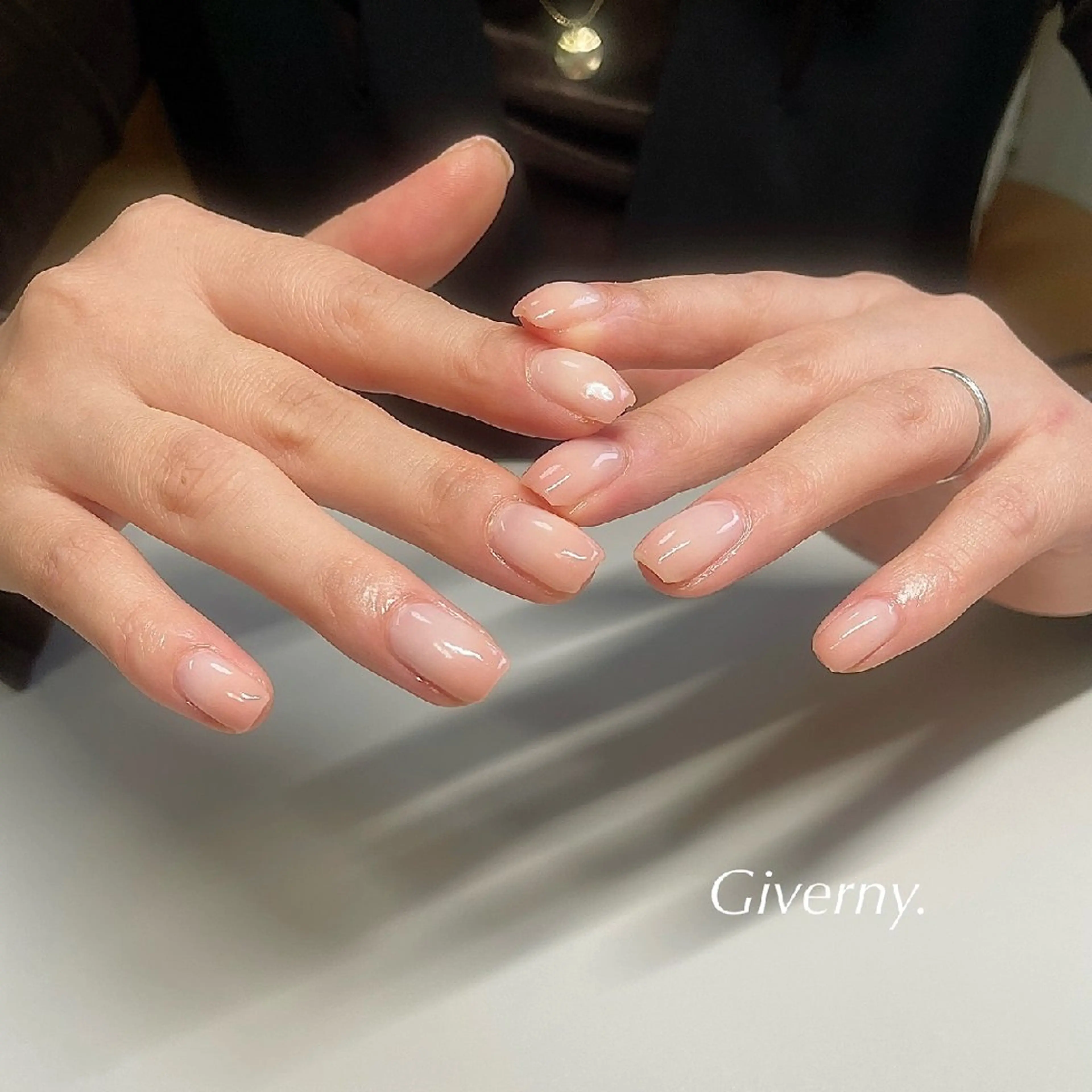 ネイル グラデーション オフィスネイル ハンドネイル Giverny .のネイルデザイン