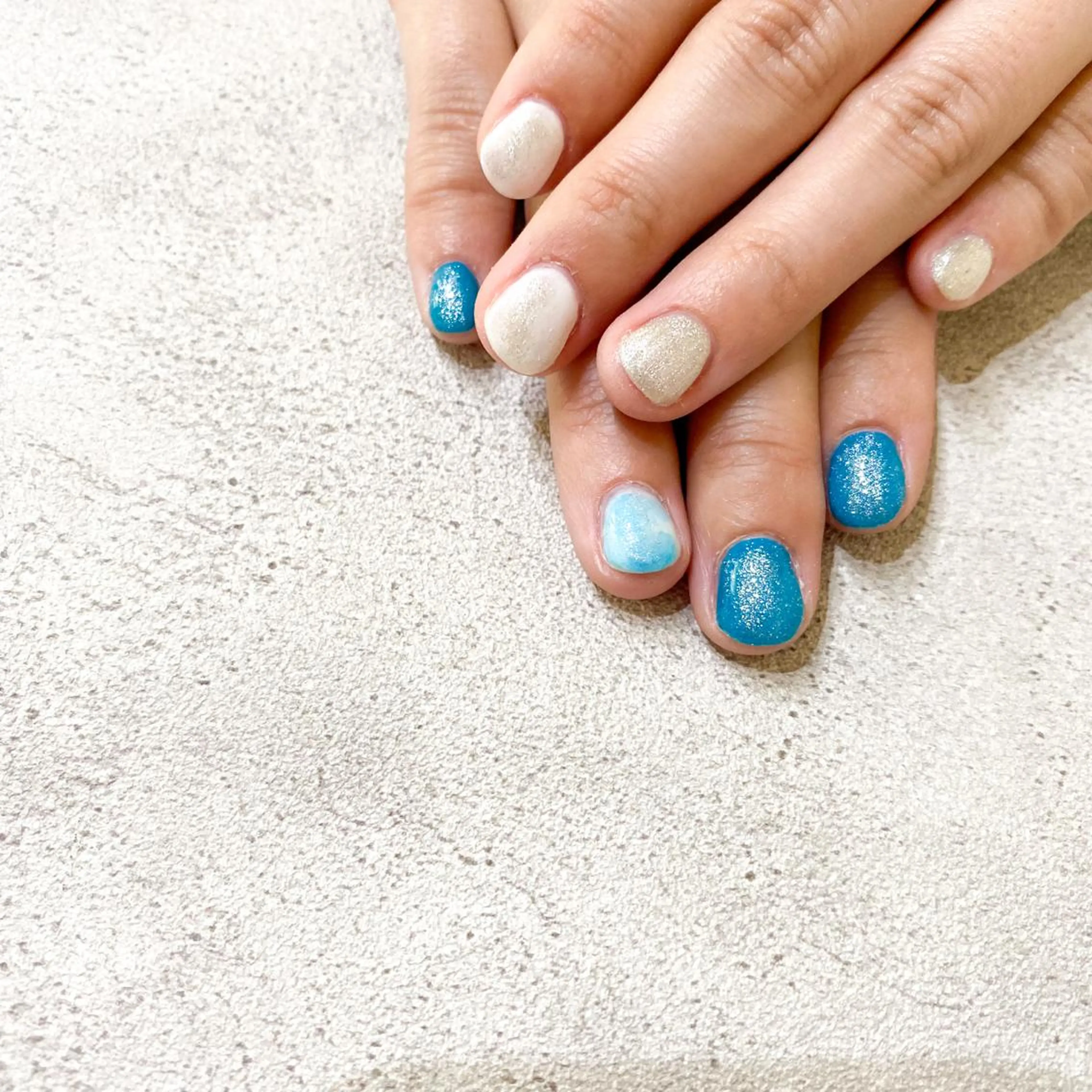 ネイル ハンドネイル ゴテゴテ💙ワンホン リオナのネイルデザイン