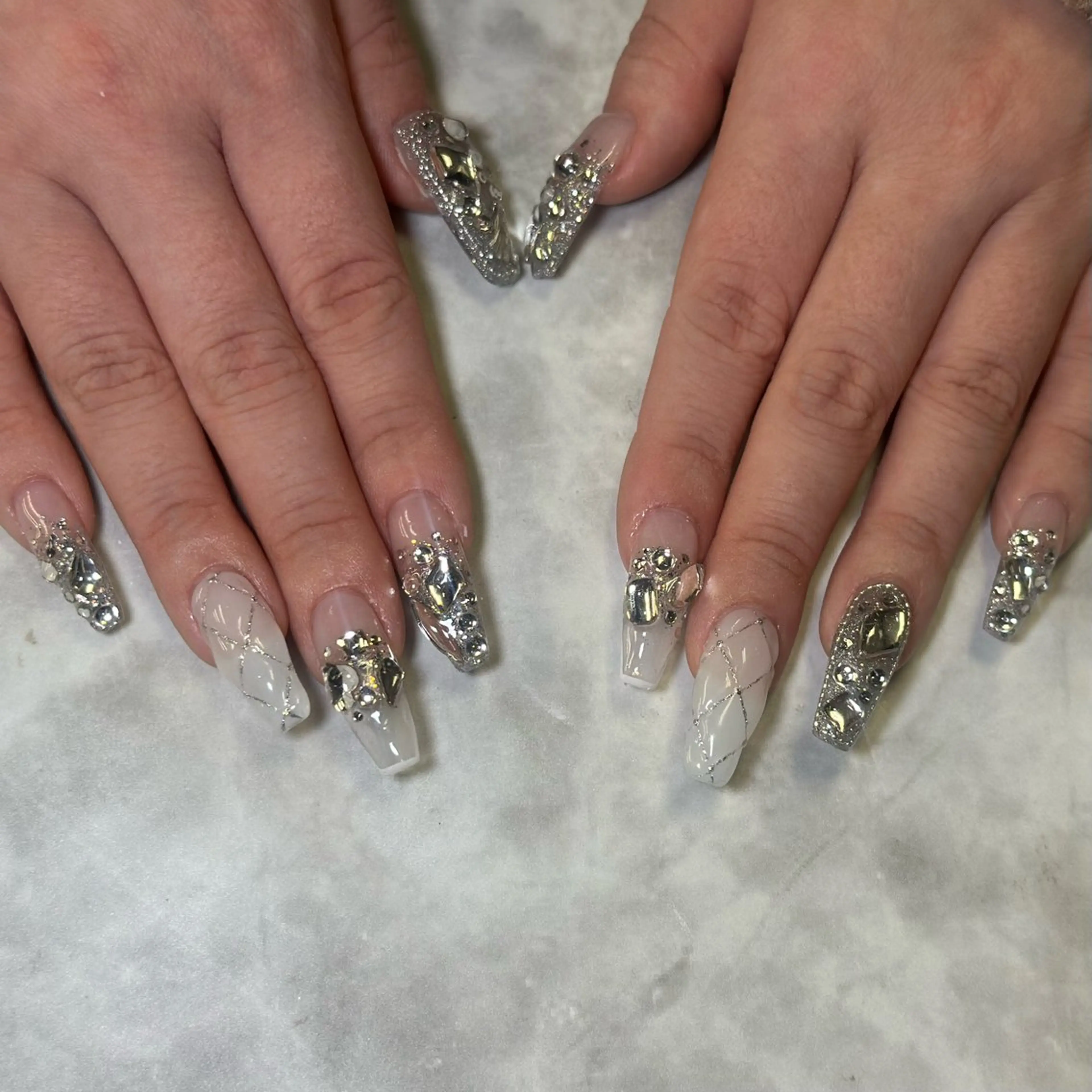 ネイル M.jewelry himeka🍒のネイルデザイン