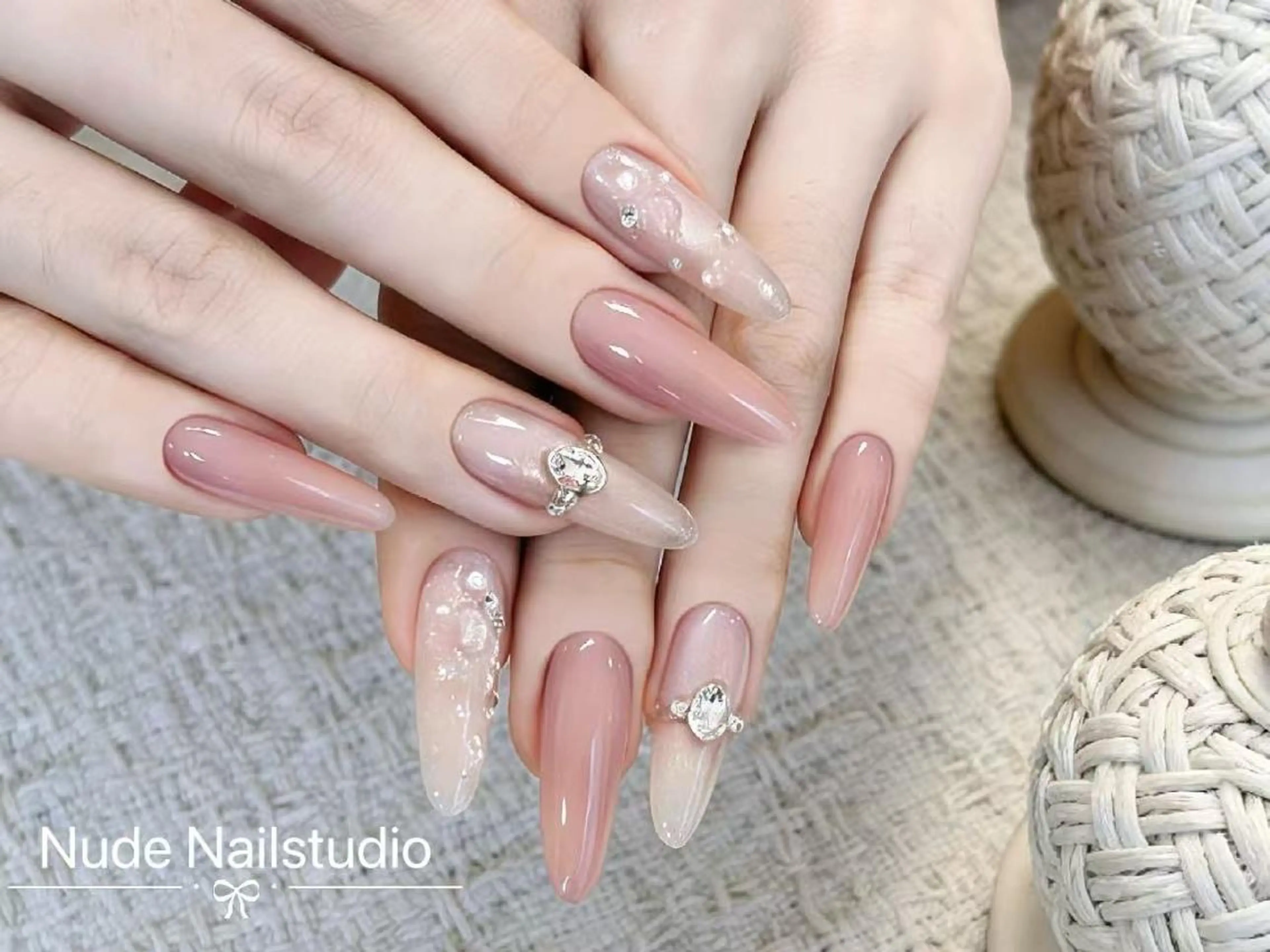 ネイル チークネイル フットネイル フレンチネイル ジェルネイル ガラスフレンチ ヌドネイルスタジオ もものネイルデザイン