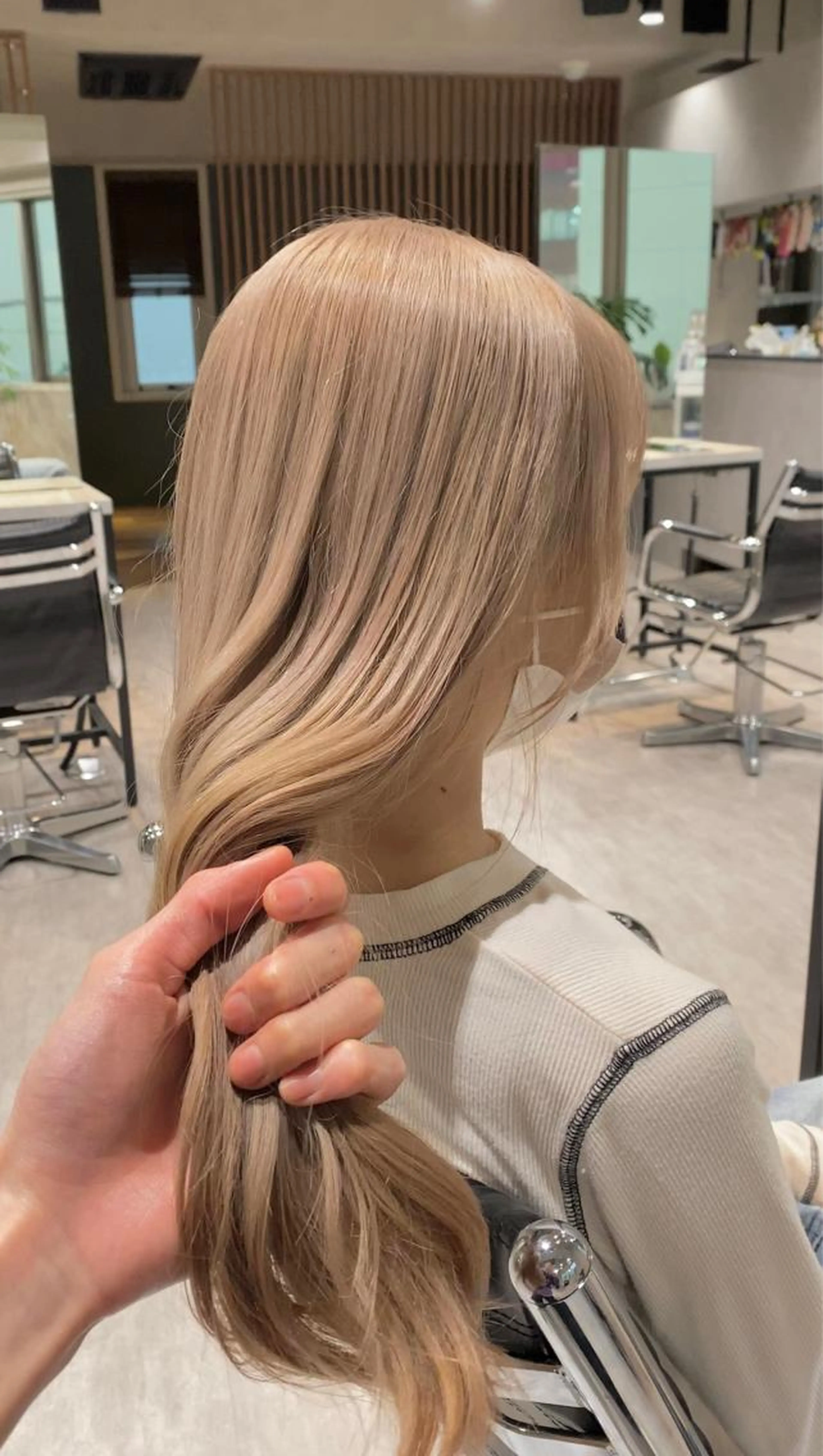 【12月限定価格】ダブルカラー（ケアブリーチ使用）ミニモ学割の写真