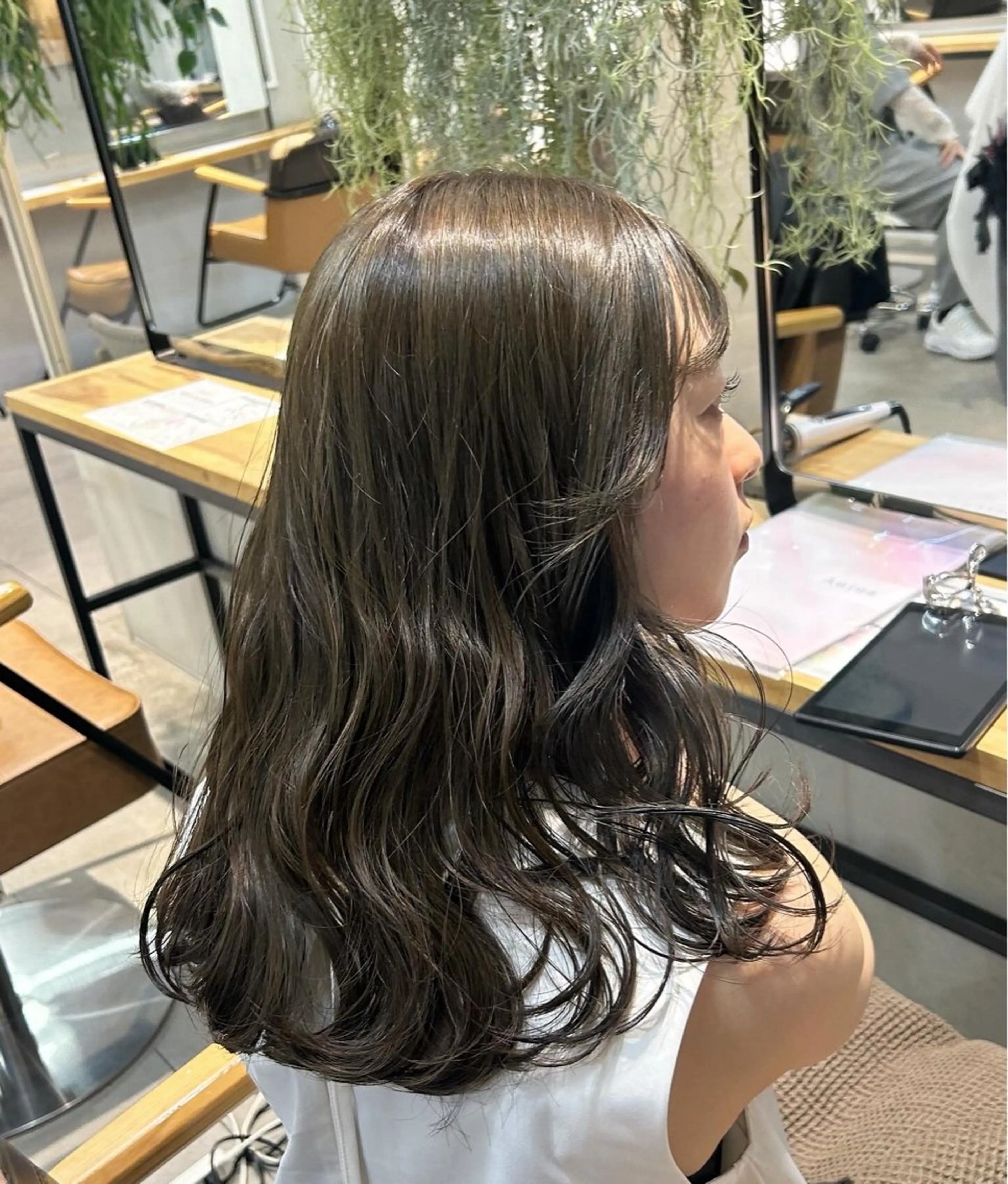 セミロング カラー ヘアカラー じゅわっと暖色カラー 🍊Moemiのヘアスタイル