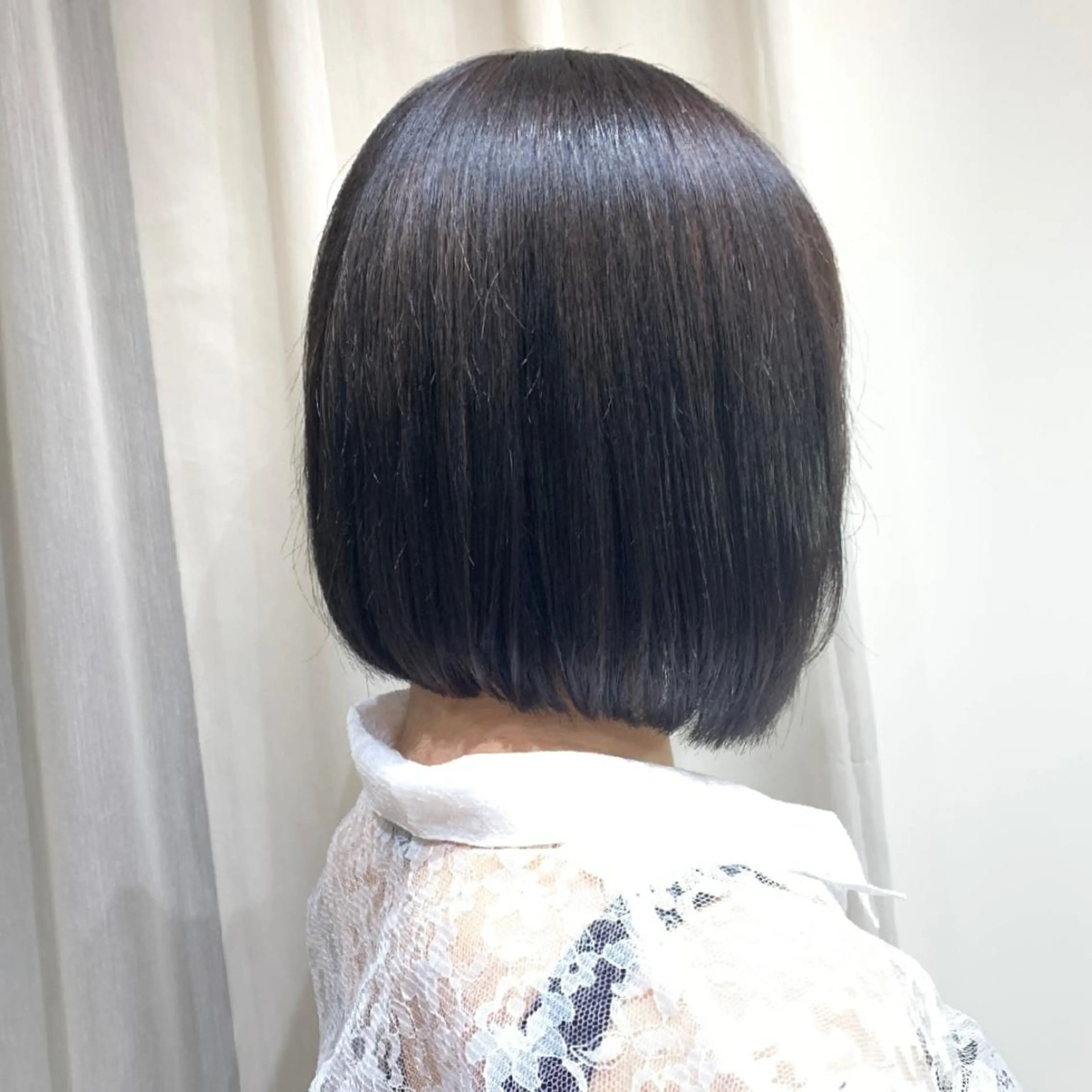 ショート ヘアアレンジ カラー イルミナカラー ボブ 小顔カット salowin新宿三丁目店所属・🖤小顔ボブ/ウルフ レイヤー🖤山本諒のヘアスタイル
