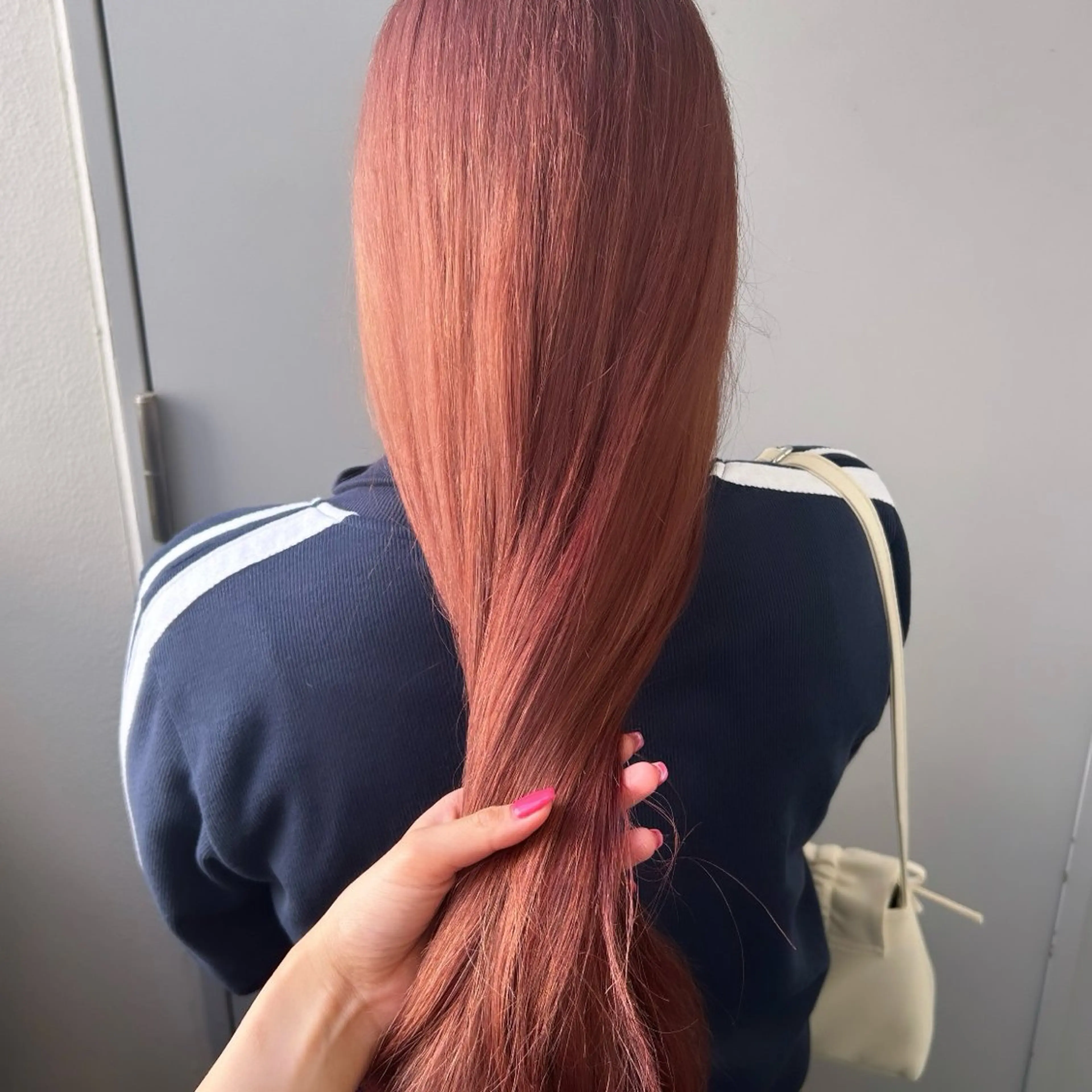 ミディアム IS所属・横浜美容室/透明感 カラー/レイヤーのヘアスタイル