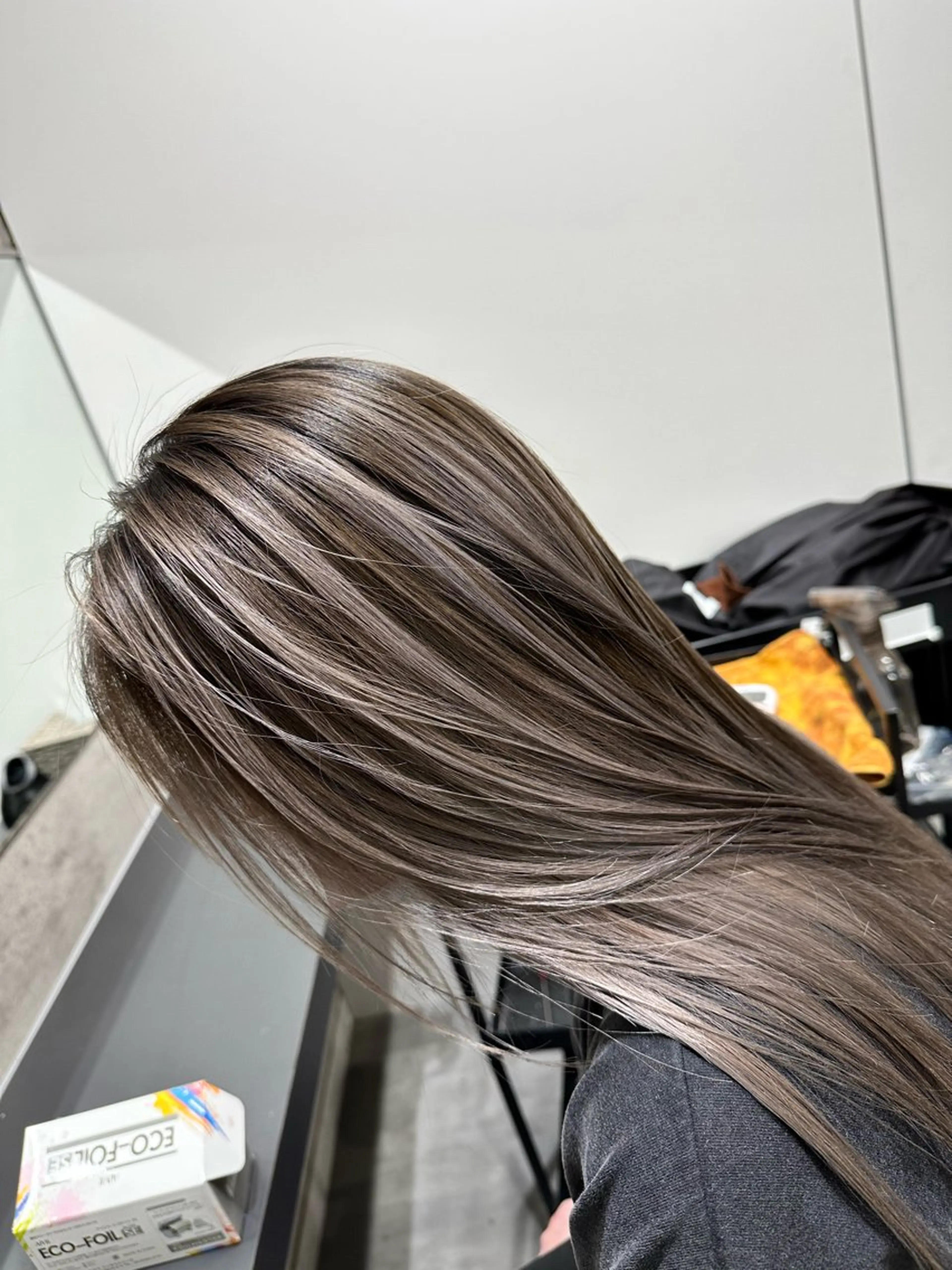 ロング カラー カット ヘアカラー トリートメント ヘアセット 難波ブリーチカラー 伊藤洋輝のヘアスタイル