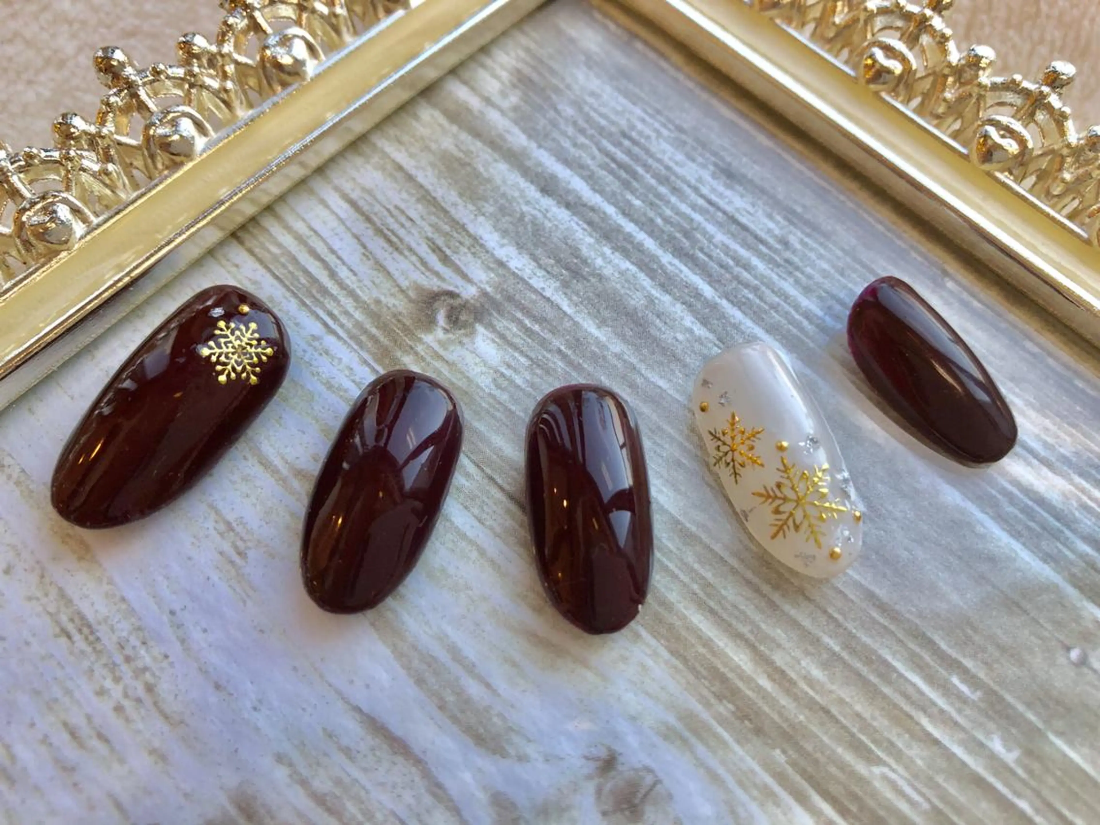 ネイル 【尾下】 ロイヤル•セラピストのネイルデザイン