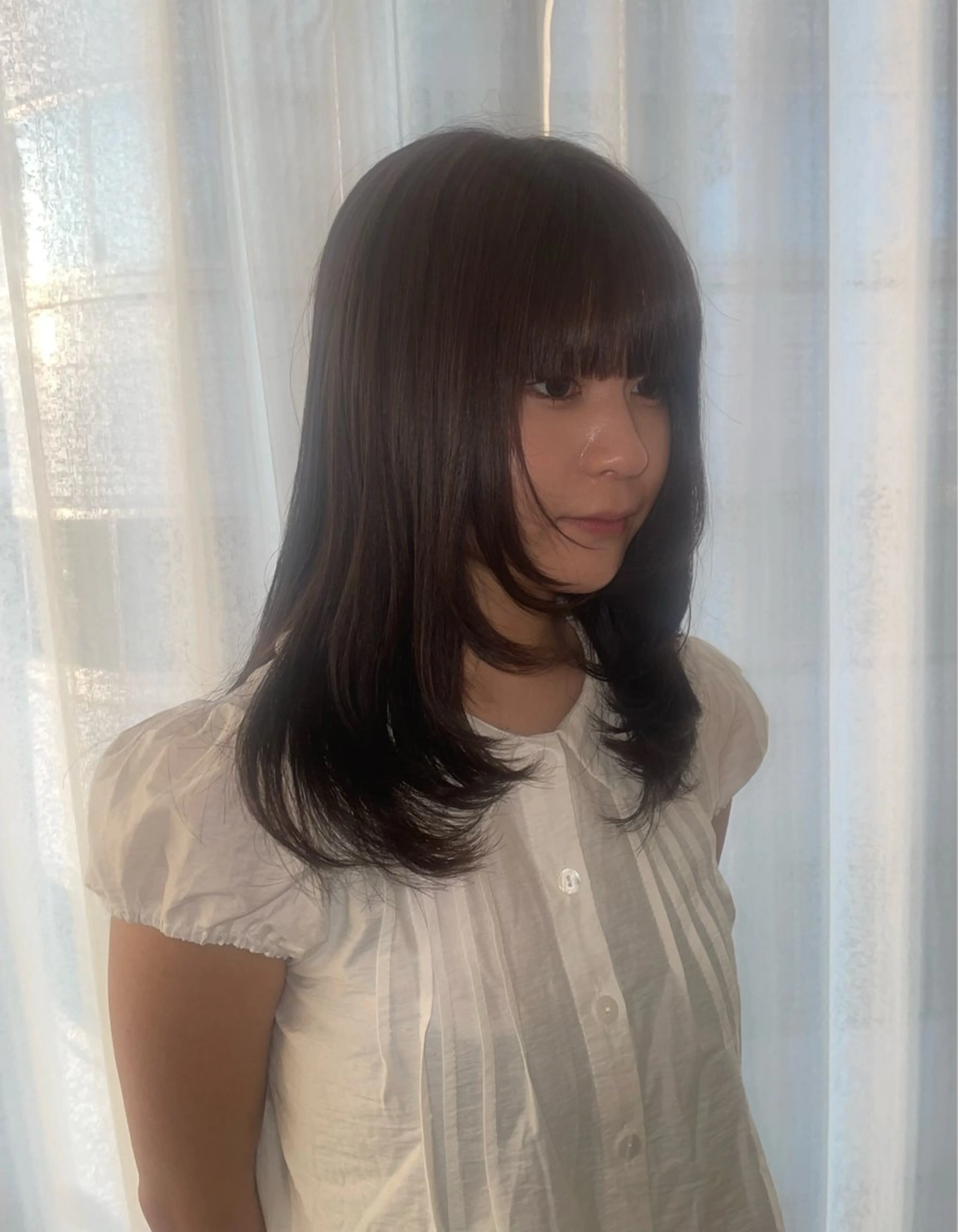 セミロング 栗山 瑠花のヘアスタイル