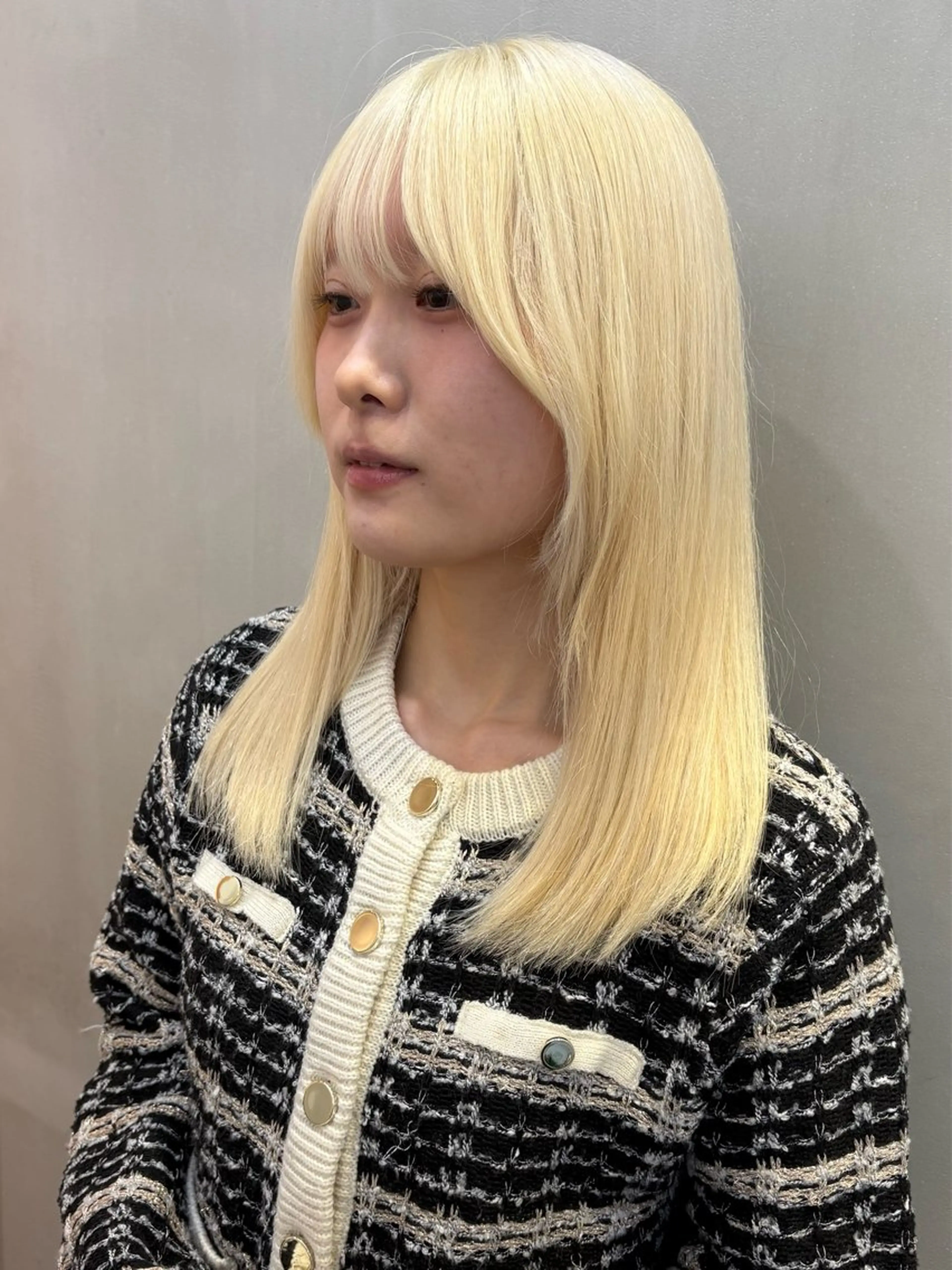 セミロング ヘアカラー 🫐寒色系カラー 🫐ヤマナカリリカのヘアスタイル