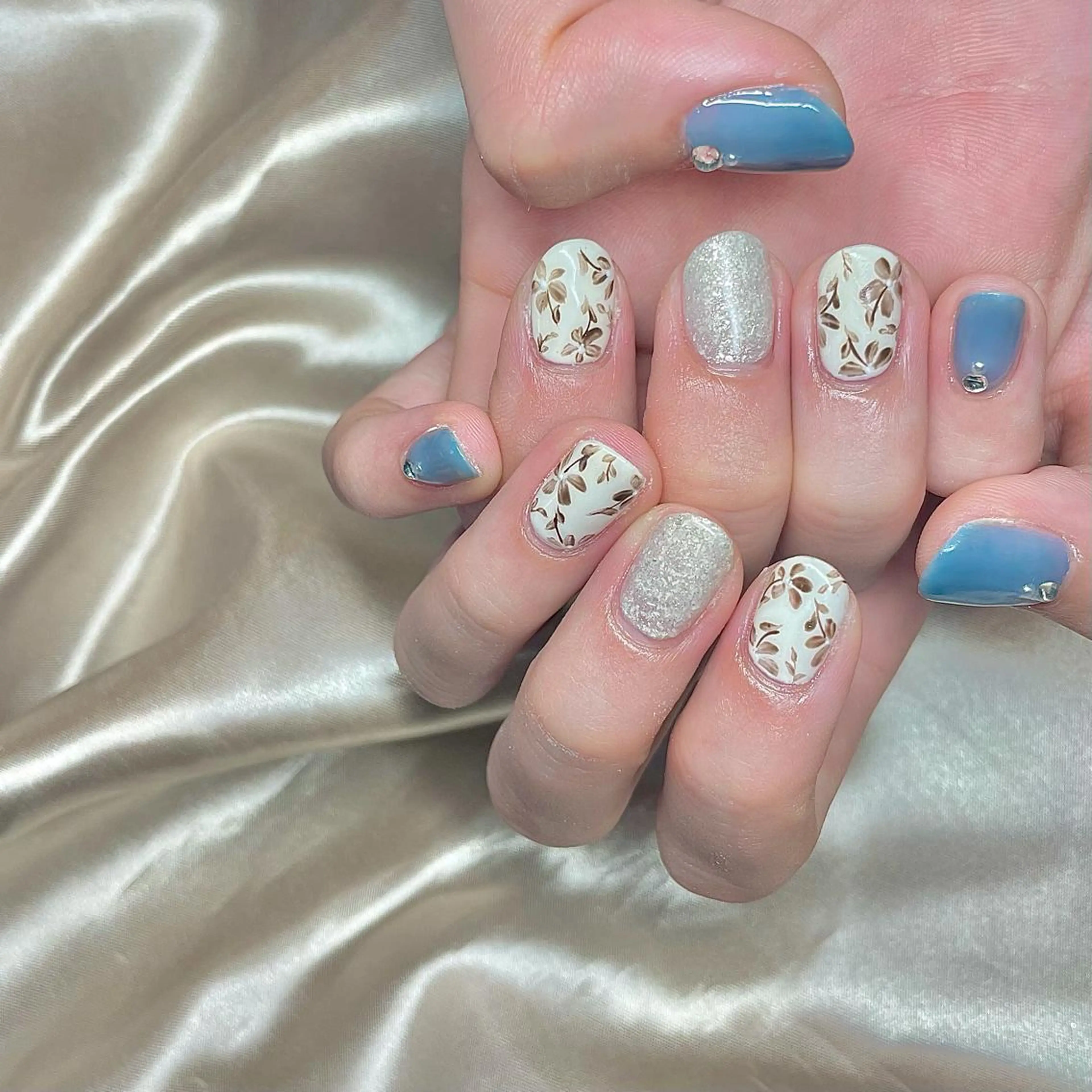 ショート カラー パーマ ヘアアレンジ メンズ キッズ ネイル マツエク・マツパ フラワーネイル ハンドネイル ハンドケア nail&eye Aoのマツエク・マツパデザイン