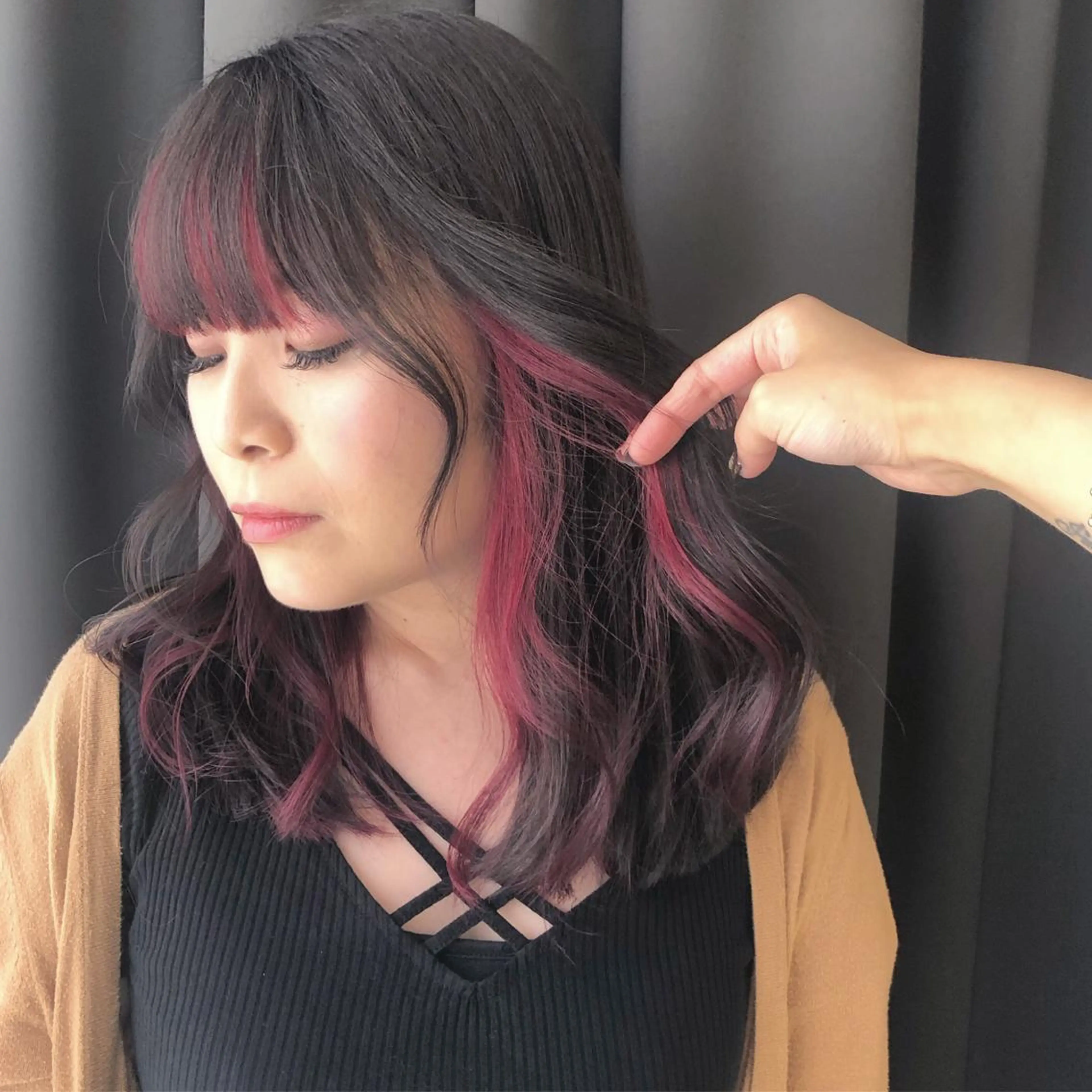 セミロング カラー インナーカラー レッドカラー ORIKA 美容室のヘアスタイル