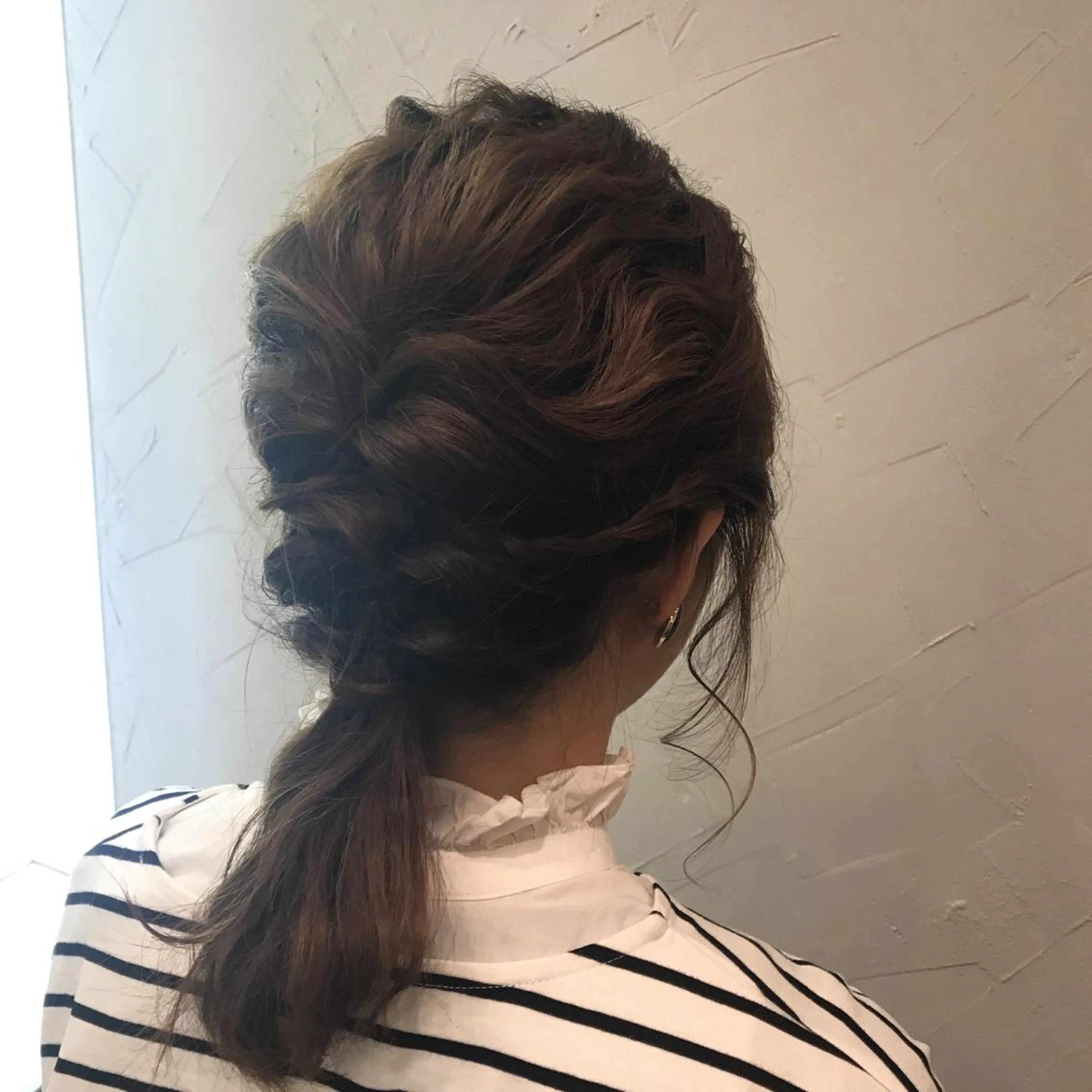 ミディアム ヘアアレンジ ポニーテール 髪質改善TR 透明感カラーHanaのヘアスタイル