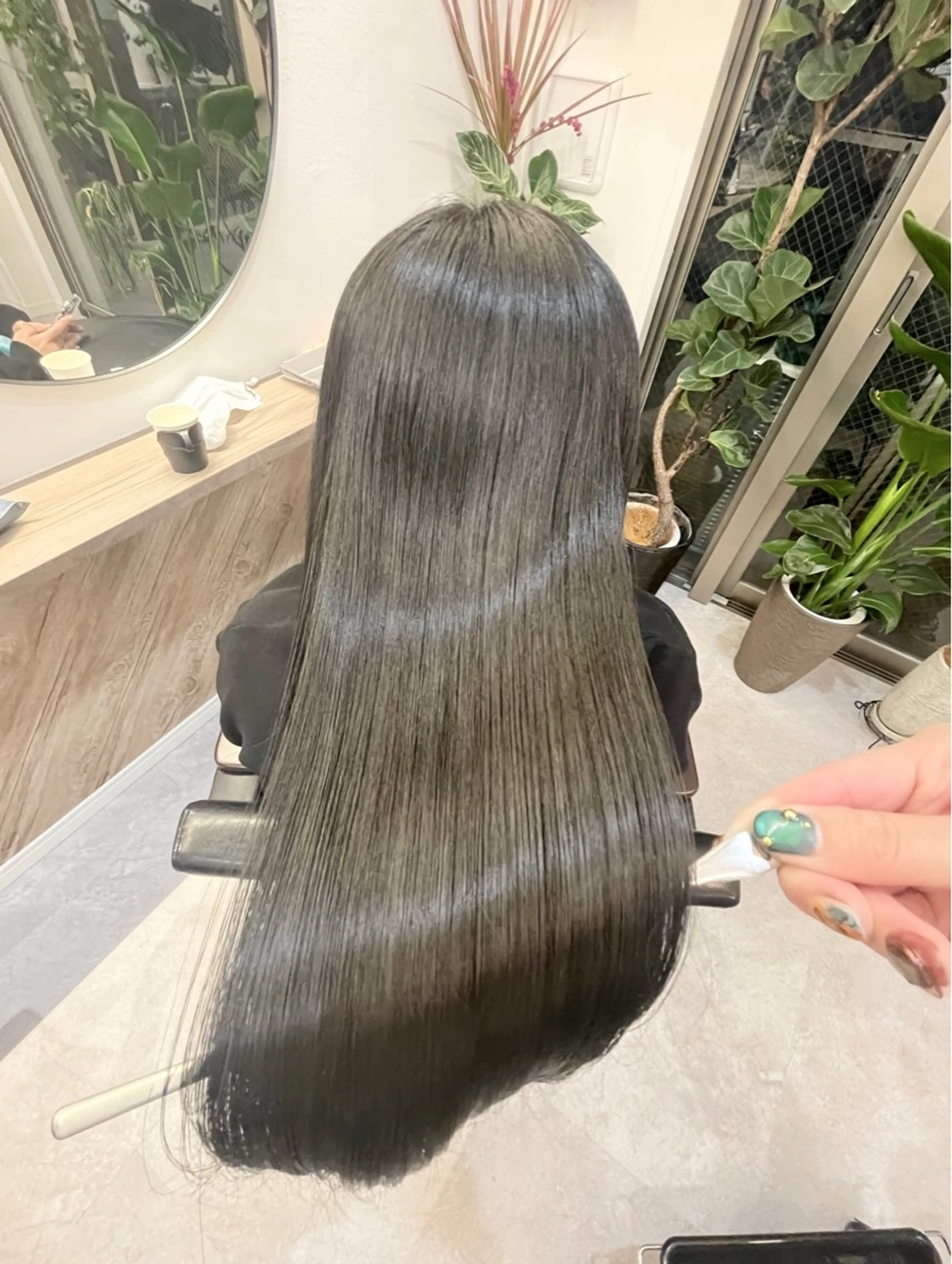 ロング カラー 黒髪 ブルーカラー ブルーブラック i  plus＋所属・髪質改善で 憧れの潤艶美髪にのヘアスタイル