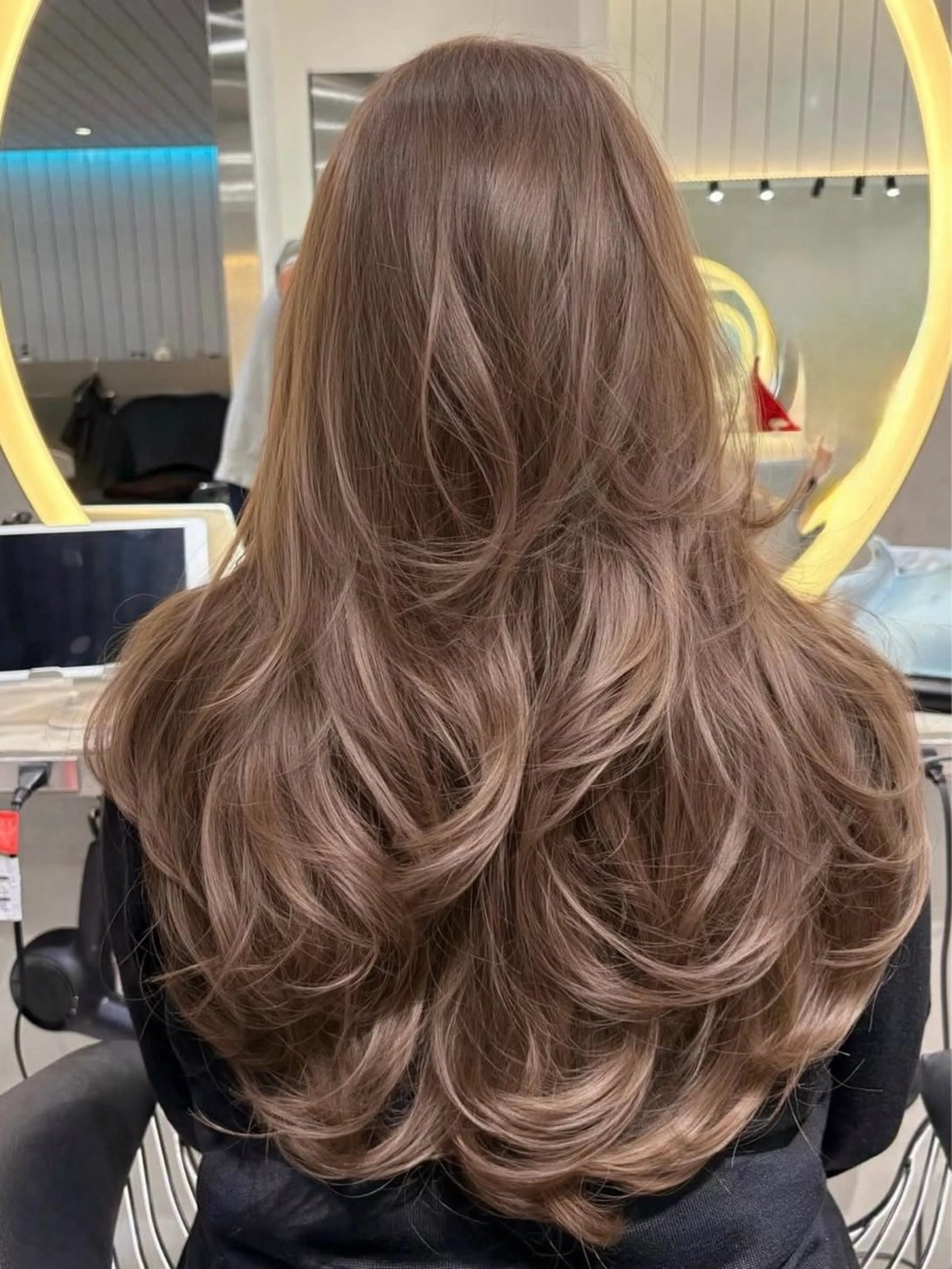ロング カラー カット ヘアカラー トリートメント Lond Le'a /ハイトーンカラーのヘアスタイル