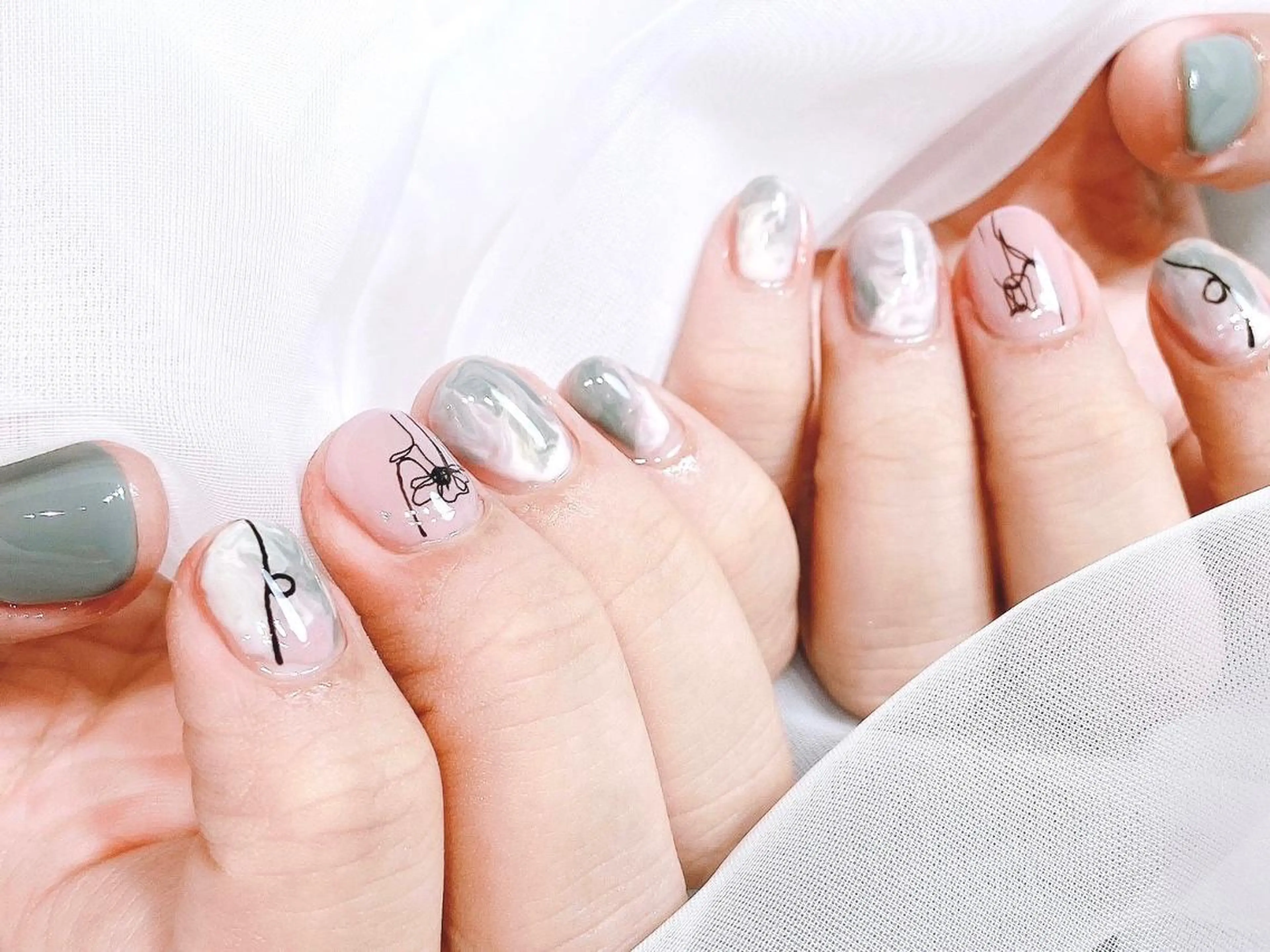 ネイル アートネイル Salute本店 🦋仲原里佳のネイルデザイン