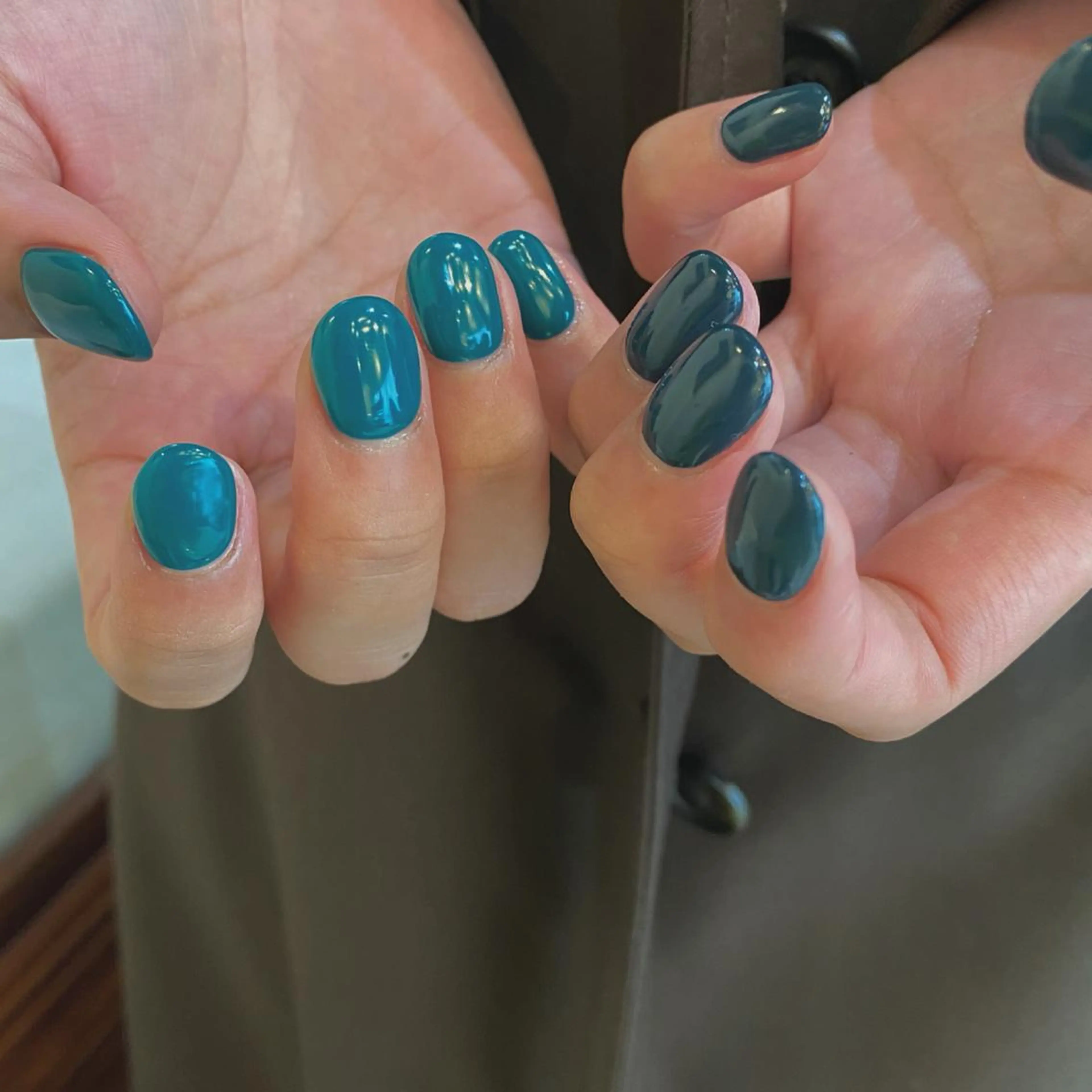 ネイル グリーン ワンカラーネイル 春ネイル 🌼大西洋子 laughl🌼のネイルデザイン