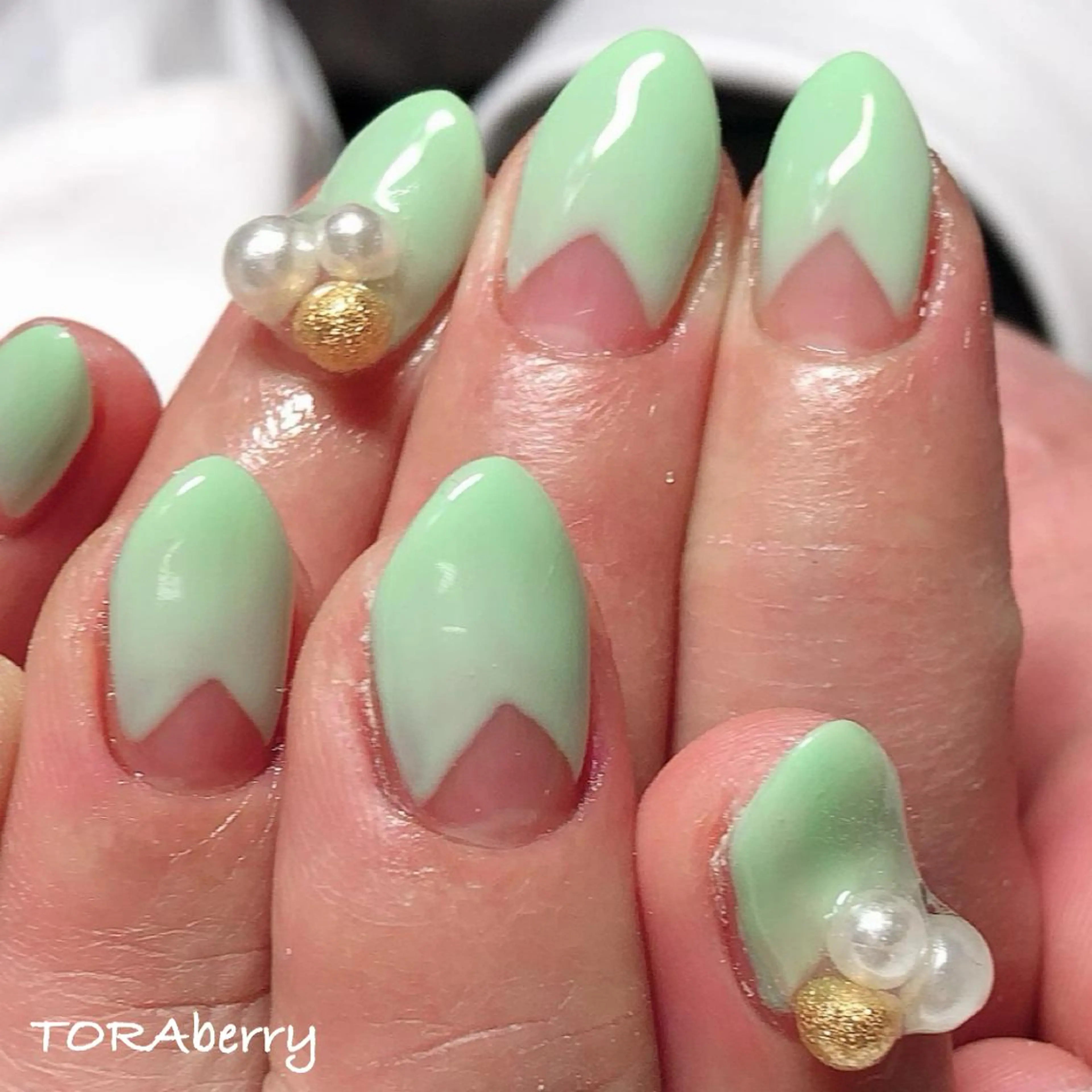 ネイル フレンチネイル ハンドネイル ネイリスト なつみのネイルデザイン