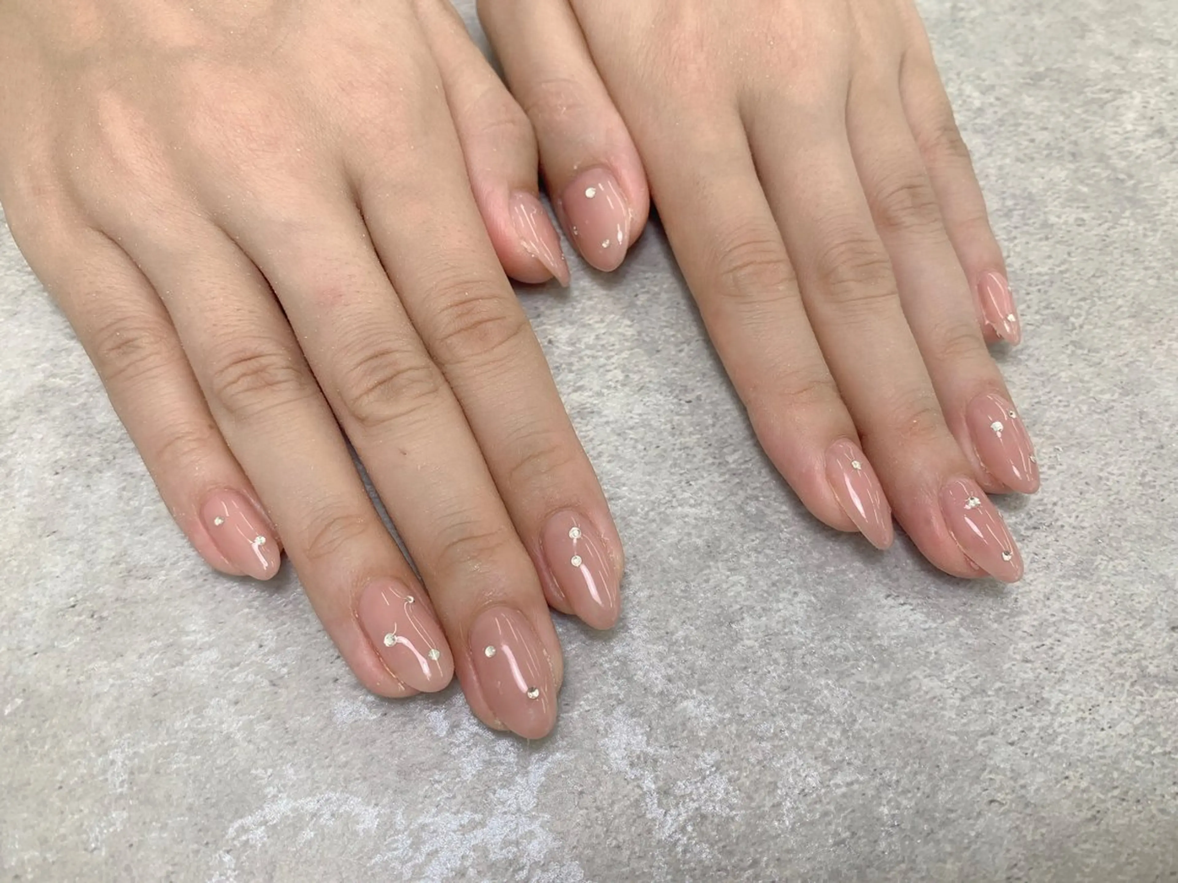 ネイル ストーンネイル Sari ✳︎のネイルデザイン