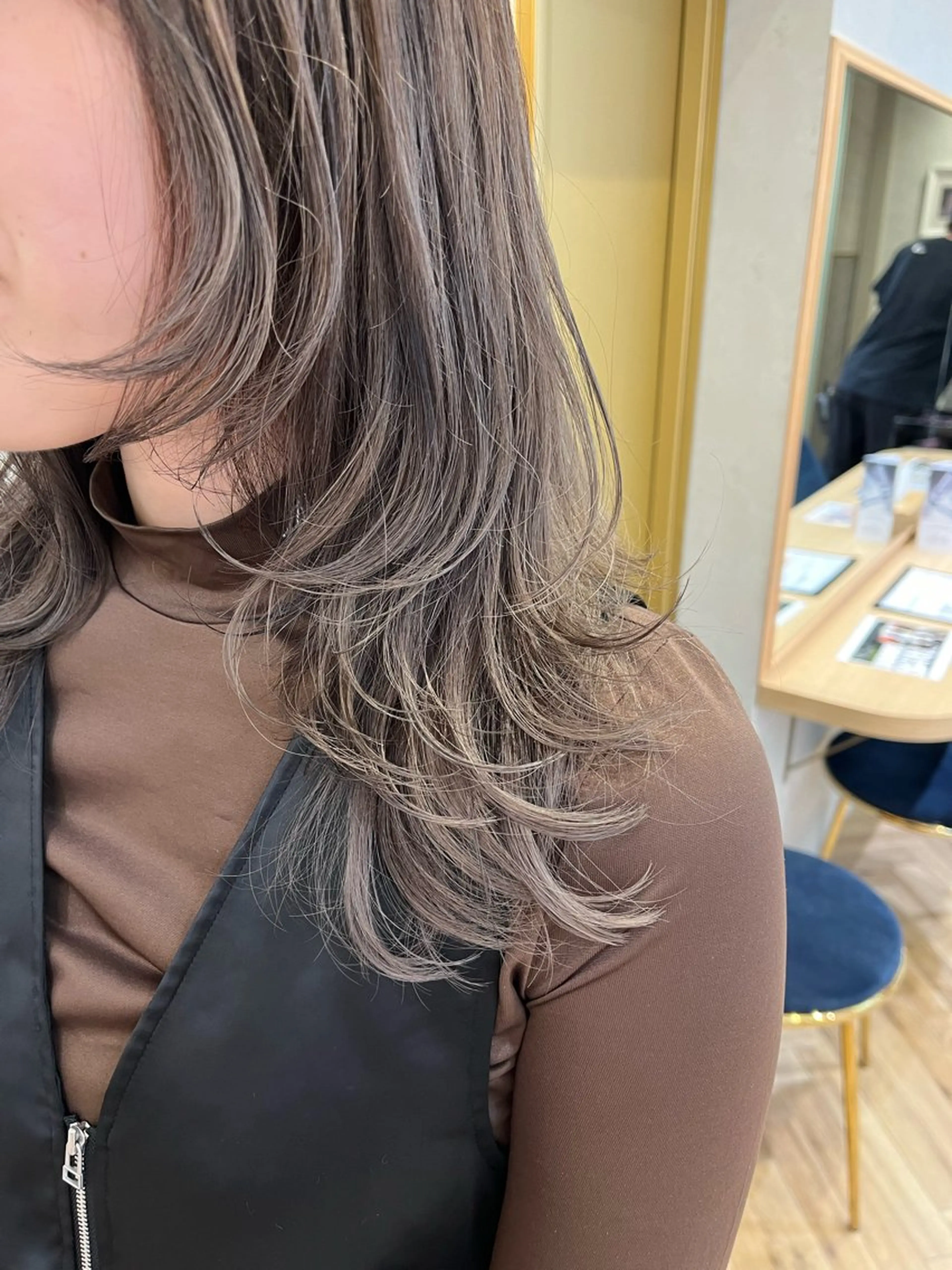 ミディアム レイヤーカット 透明感カラー│ レイヤーヘア中居美樹のヘアスタイル