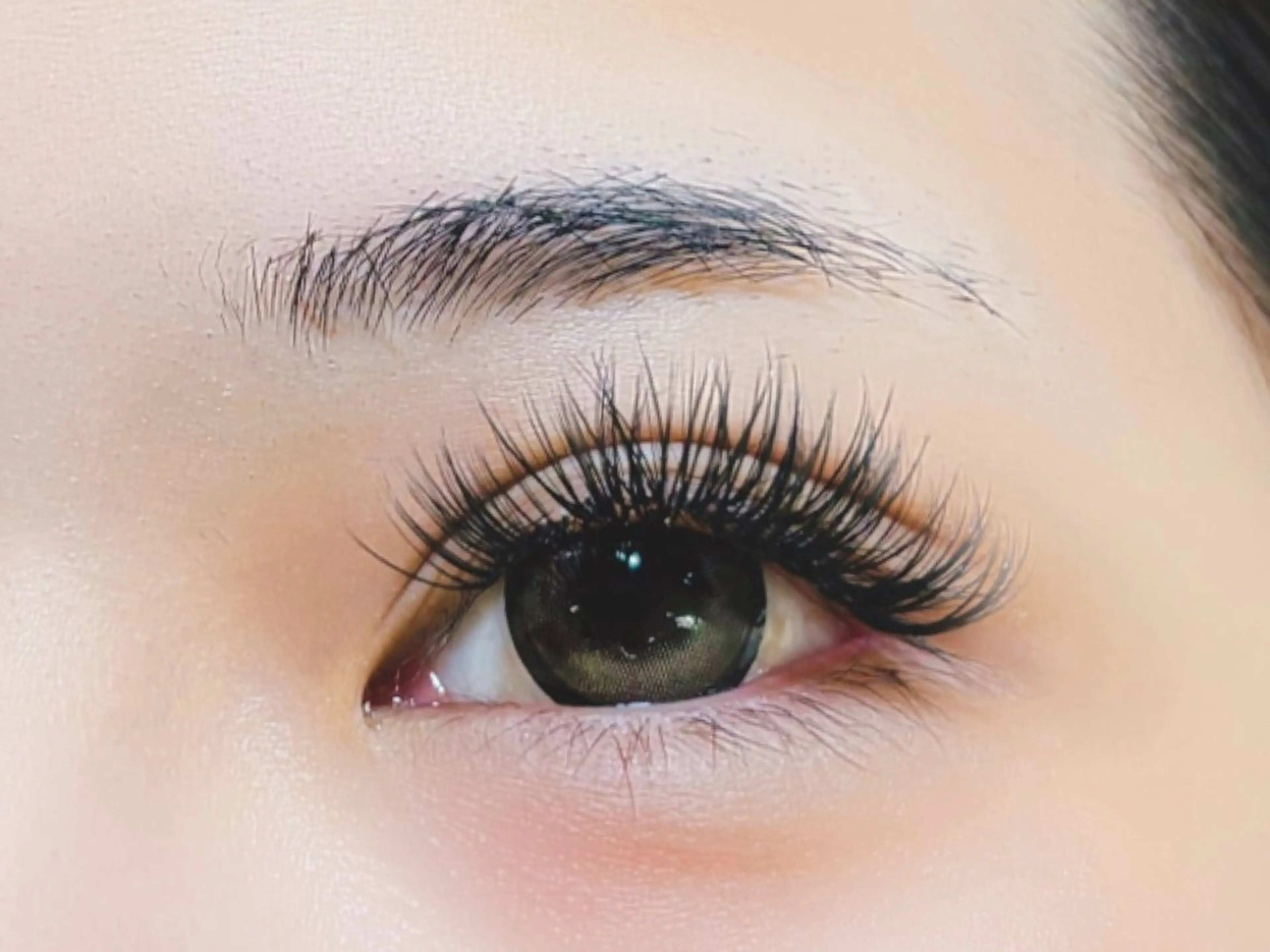 マツエク・マツパ 付け放題 バインドロック 束感まつ毛 フラットラッシュ パリジェンヌラッシュリフト マツエク オーロラ所属・AURORA RINAのマツエク・マツパデザイン