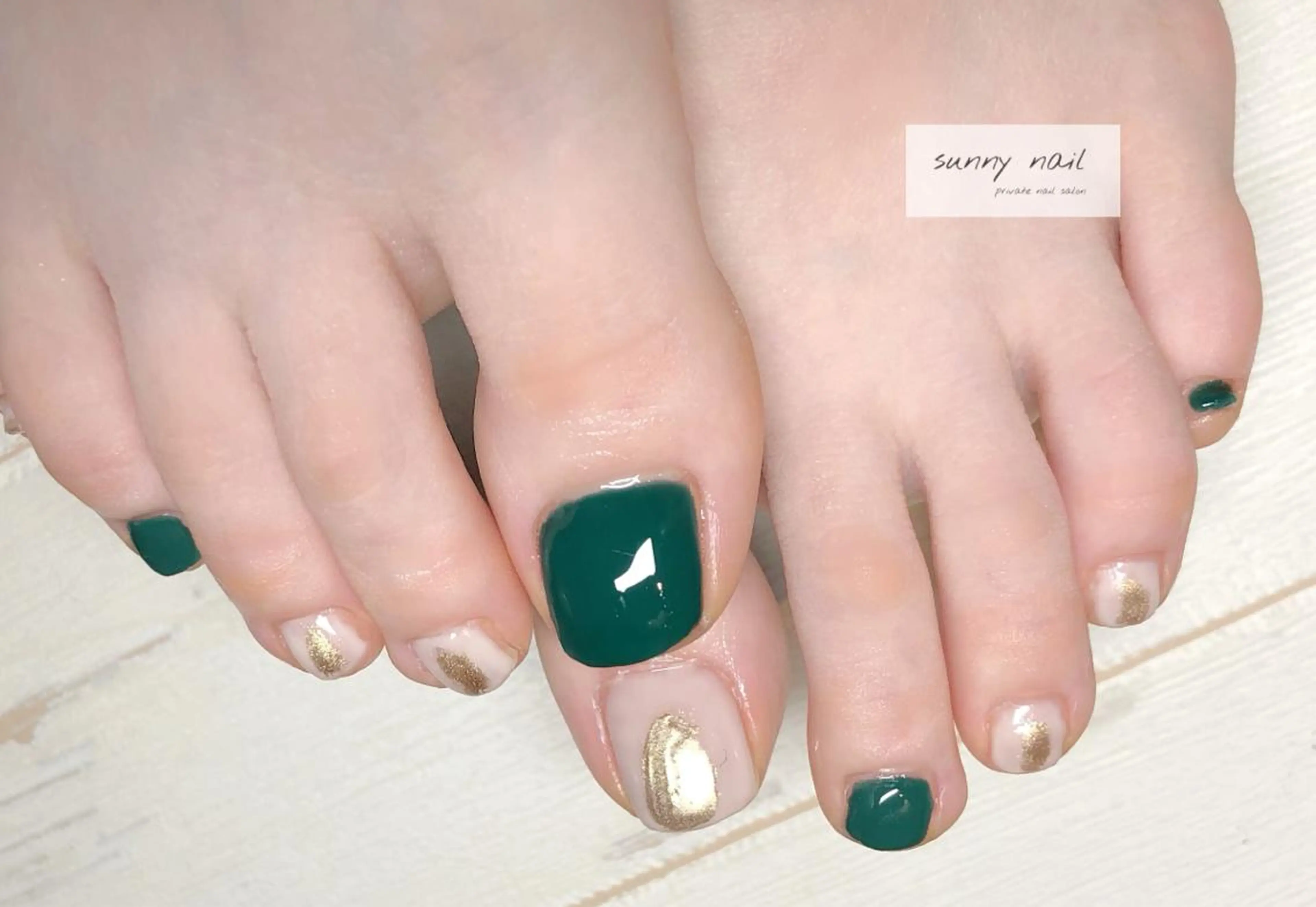 ネイル アートネイル フットネイル ジェルネイル グリーン ミラーネイル sunny nailのネイルデザイン