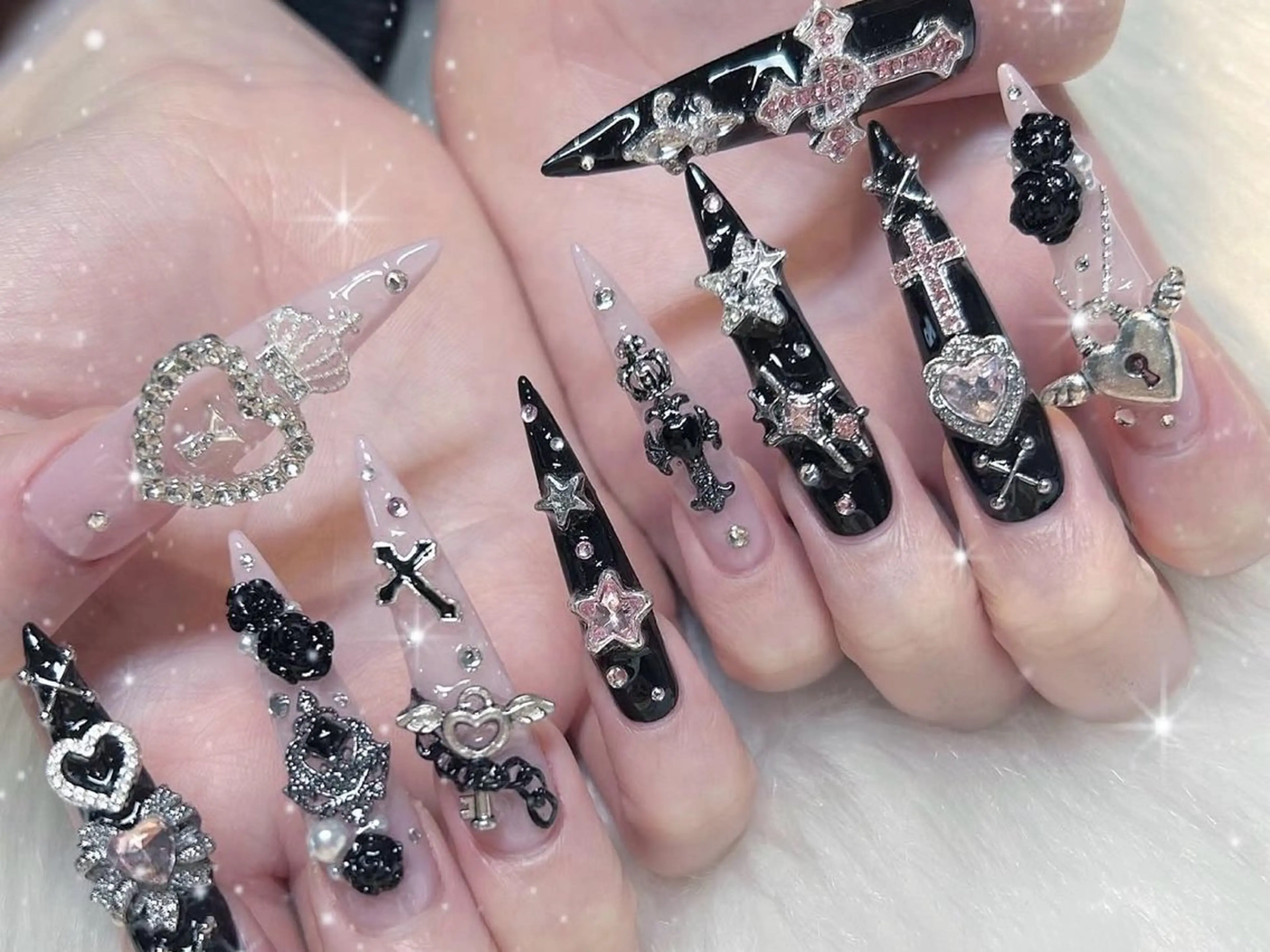 メンズ ネイル アートネイル フレンチネイル ジェルネイル キラキラネイル パラジェル Bloom スカルプ専門店のネイルデザイン