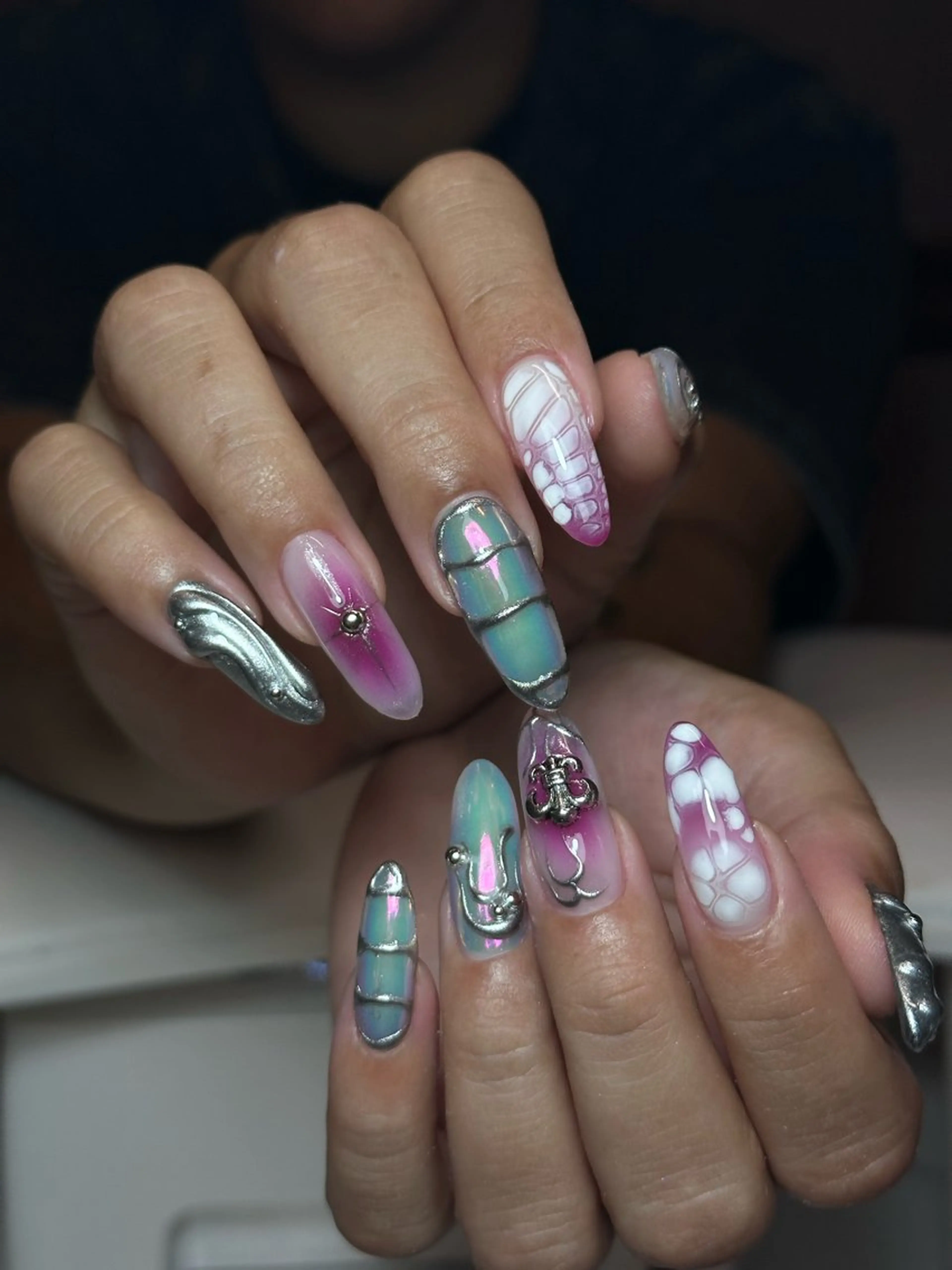 ネイル Isinha Nailsのネイルデザイン