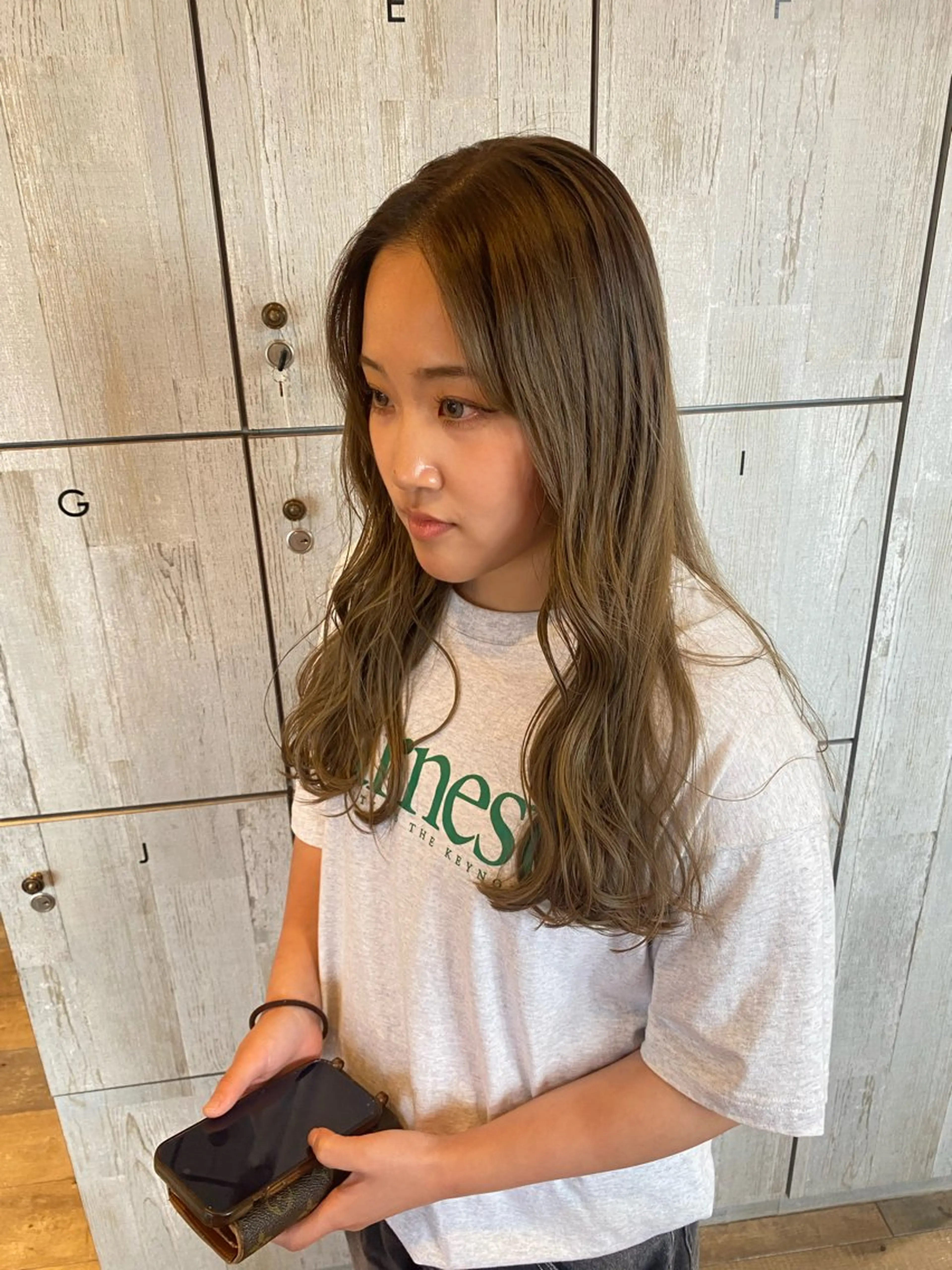 ロング あいさ🤍ムラ無しカ ラー🤍のヘアスタイル