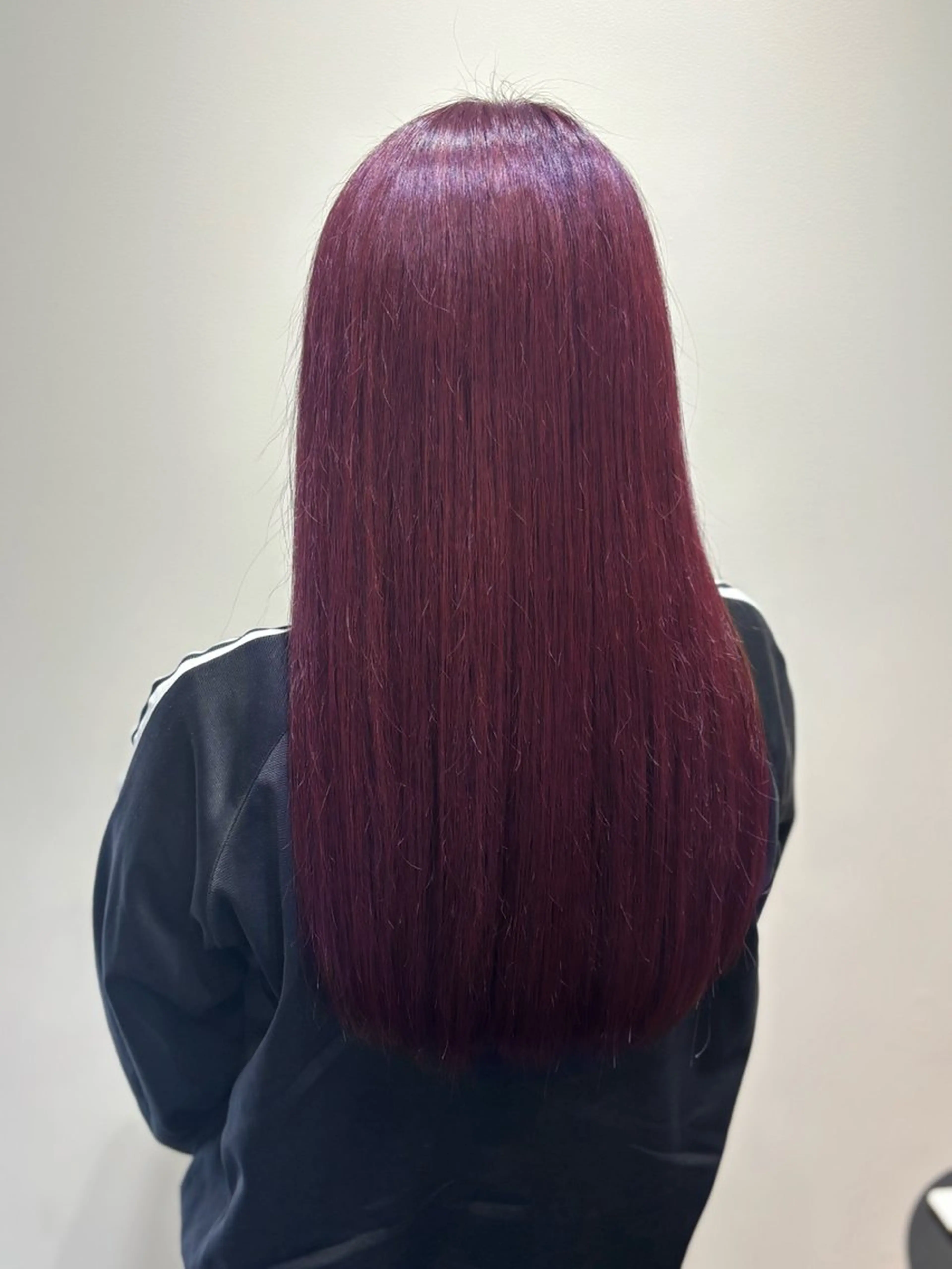 ロング カラー ボルドーカラー ピンクカラー ducha所属・DUCHA Tomida naoのヘアスタイル